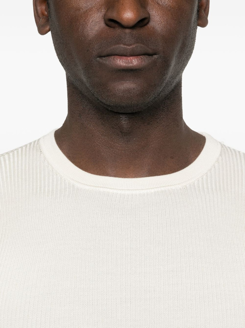 round-neck T-shirt 5