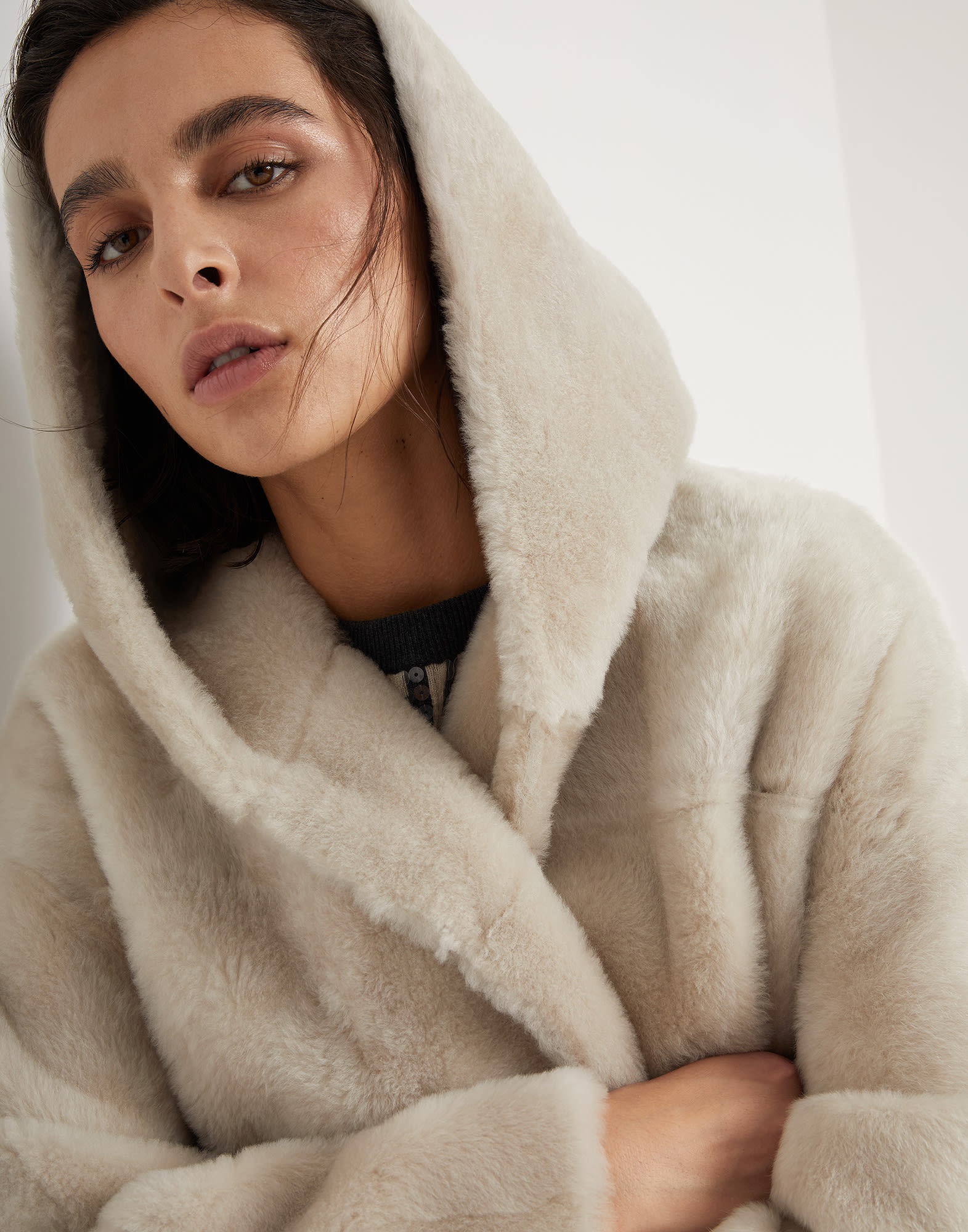 ムートン・ファーコート Brunello Cucinelli Caban Reversibile In Shearling Brunello Cucinelli Reversible shearling coat with hood, belt