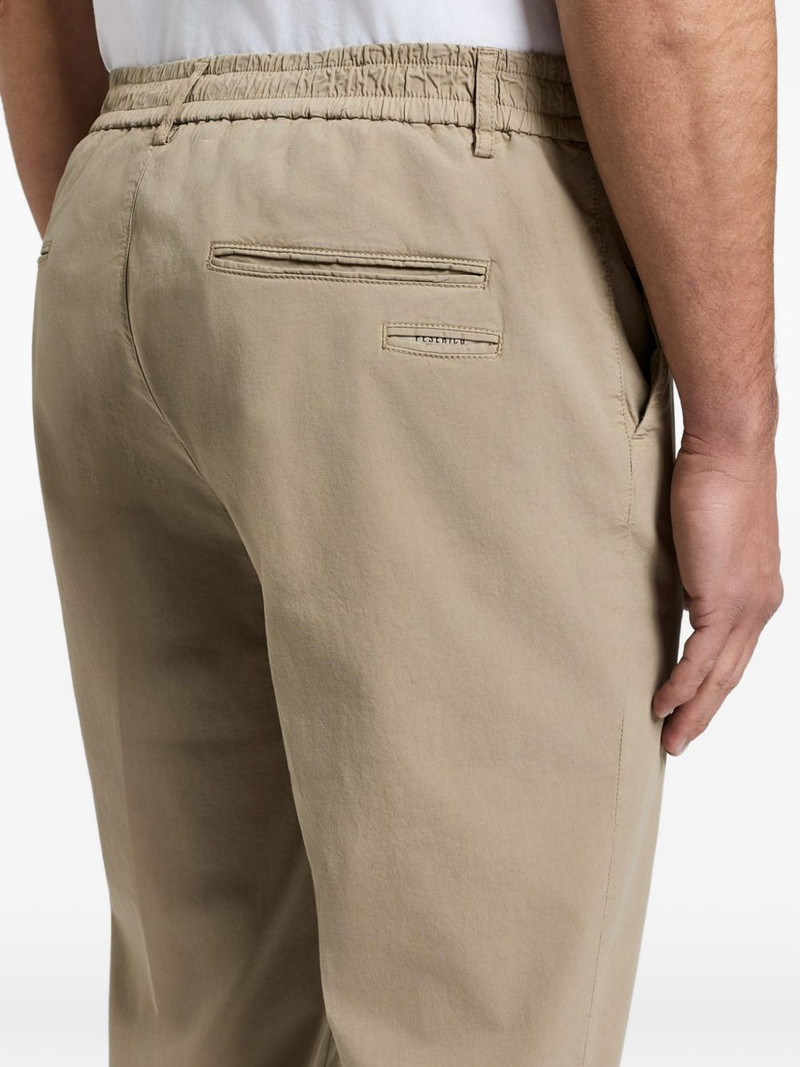 elasticated-waistband turn-up trousers 4
