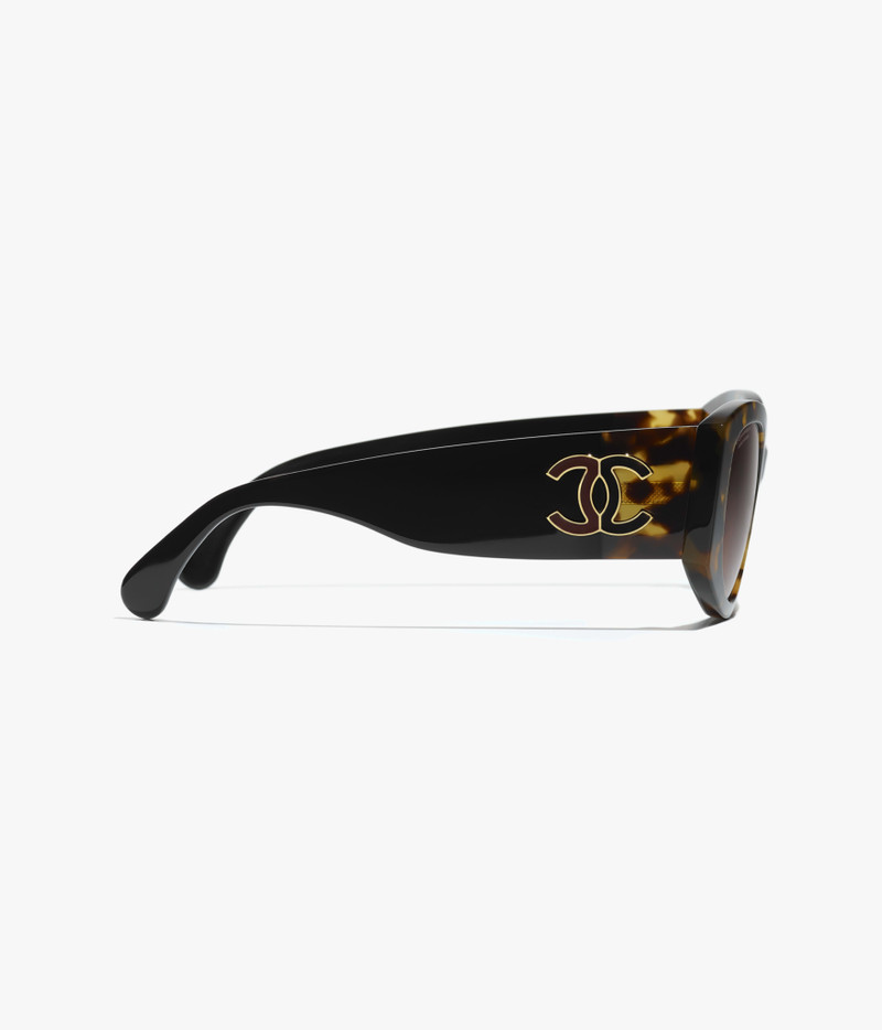CHANEL Oval Sunglasses outlook