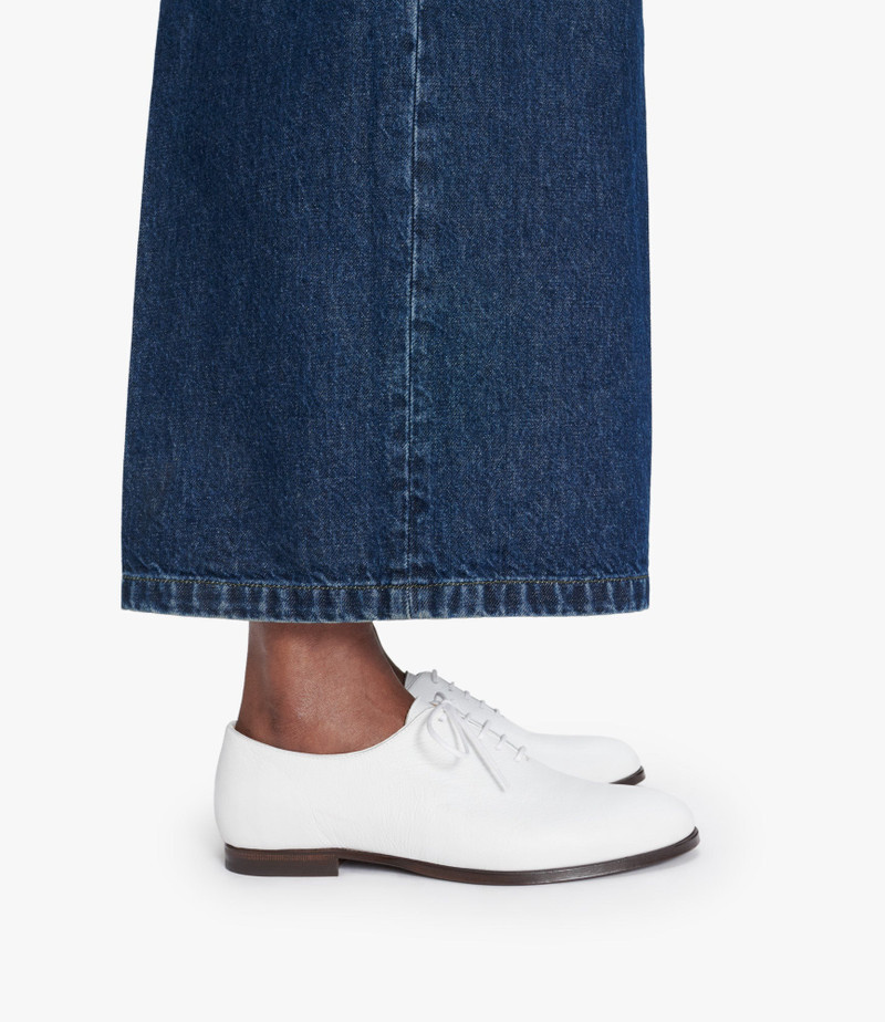A.P.C. FRANK F DERBIES outlook