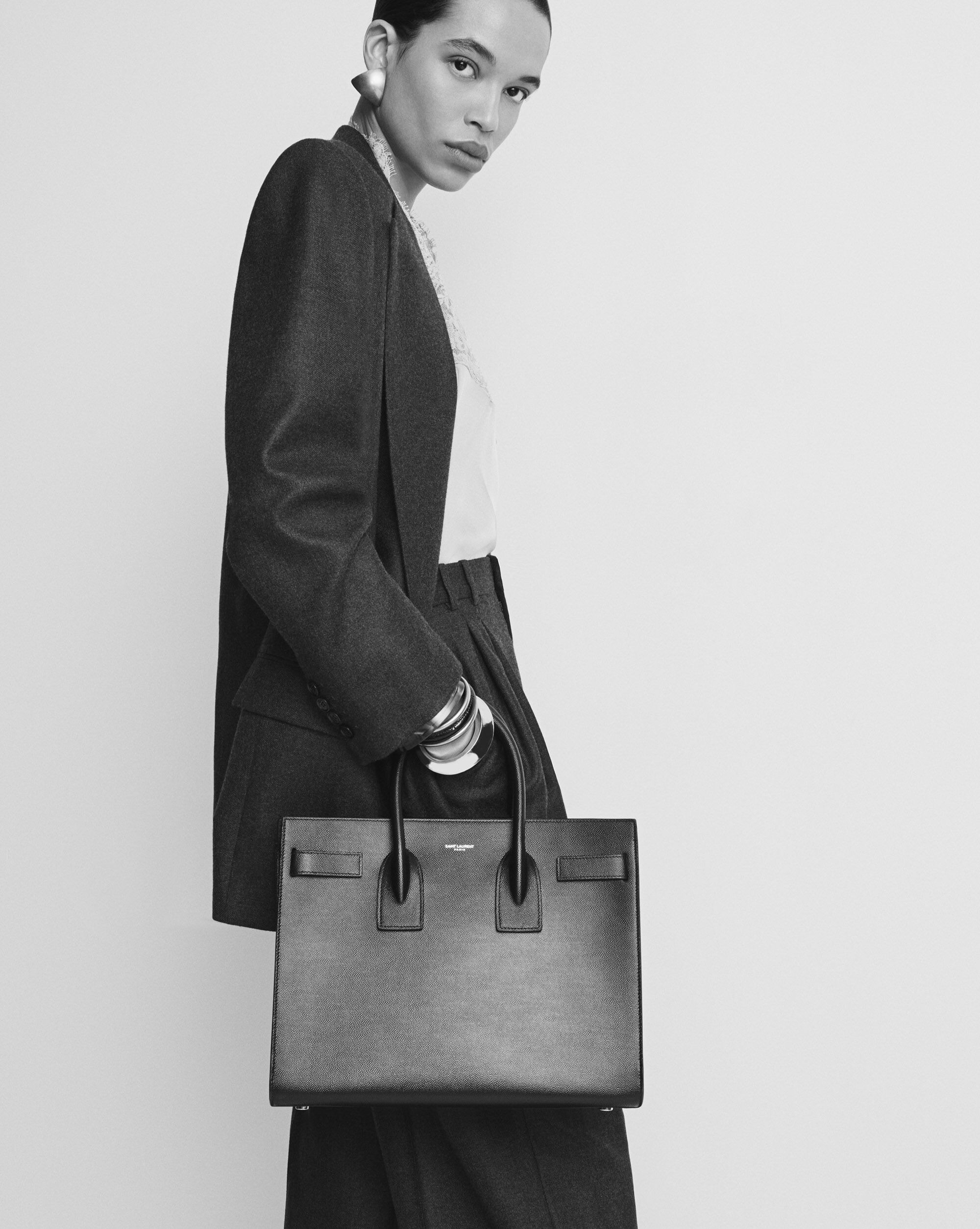 SAC DE JOUR IN GRAINED LEATHER - SMALL - 2