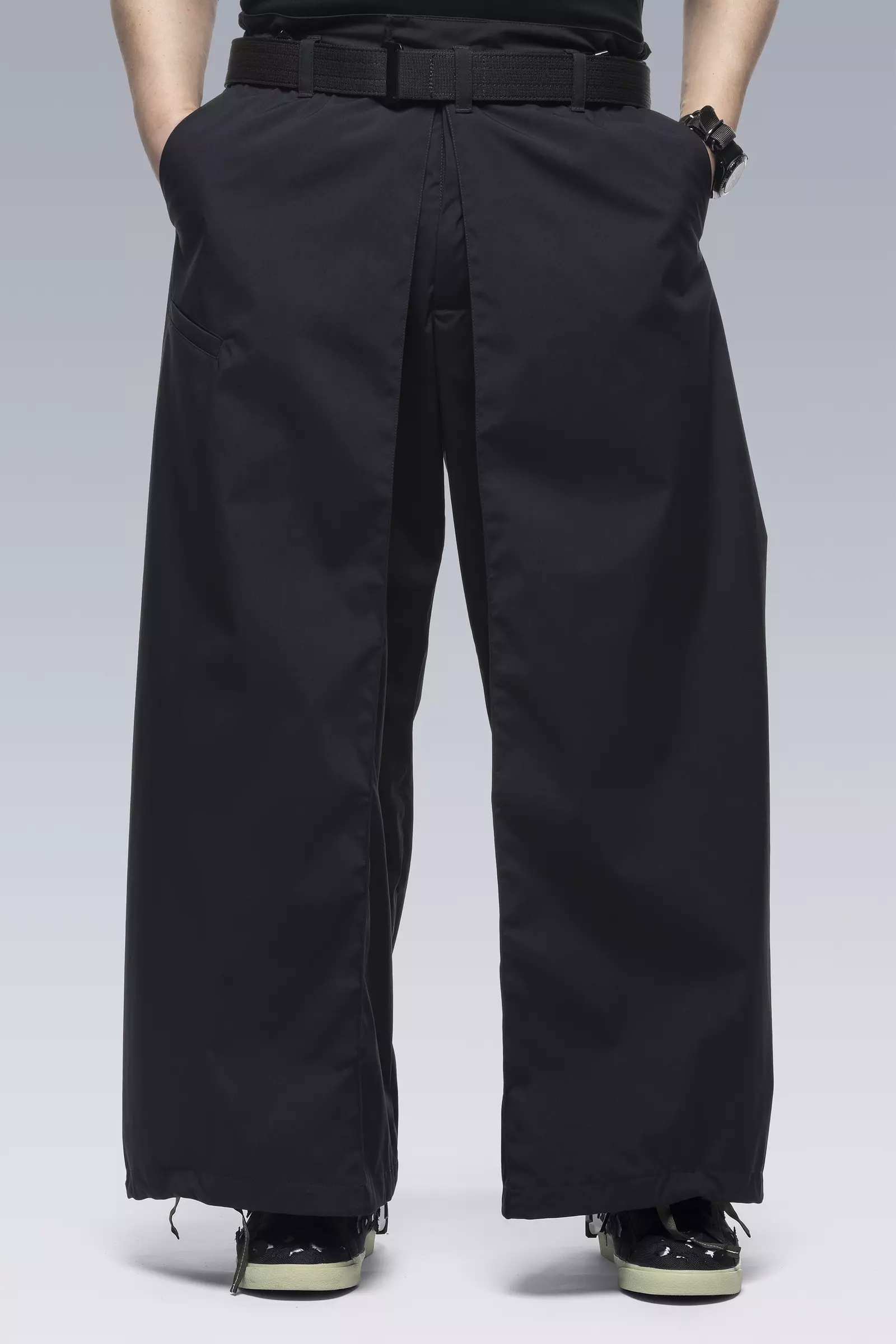 P54-E Encapsulated Nylon Pleated Trouser Black - 12