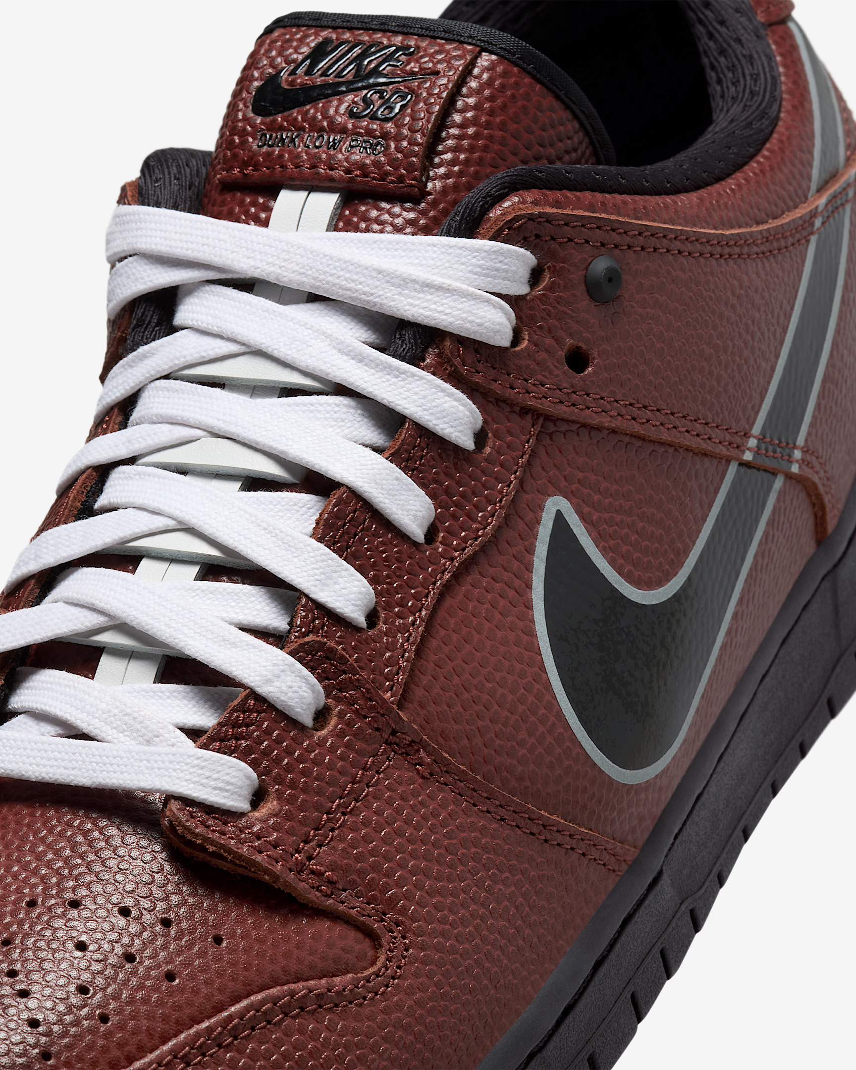 Nike SB Dunk Low Pro Skate Shoes - 7