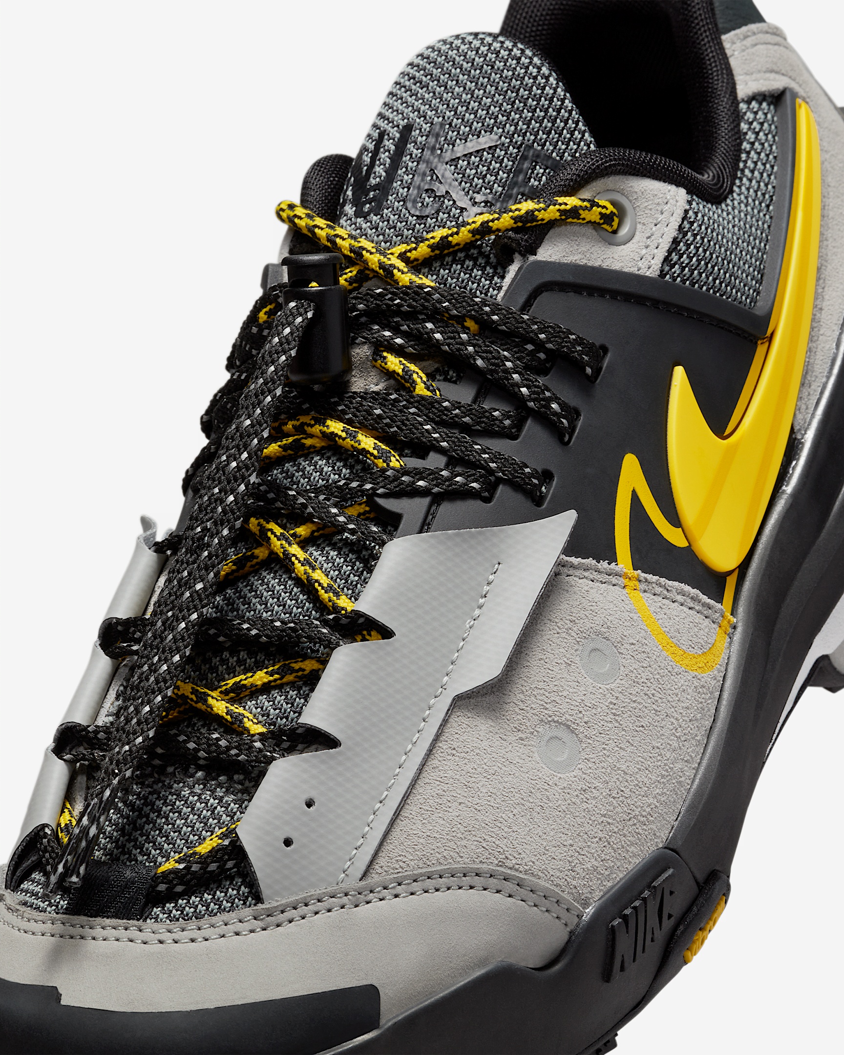 Nike Zegamadome x sacai Men's Shoes - 7