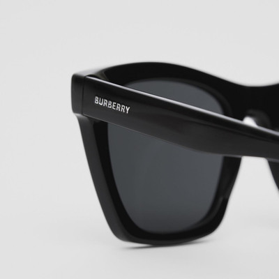 Burberry Logo Detail Square Frame Sunglasses outlook