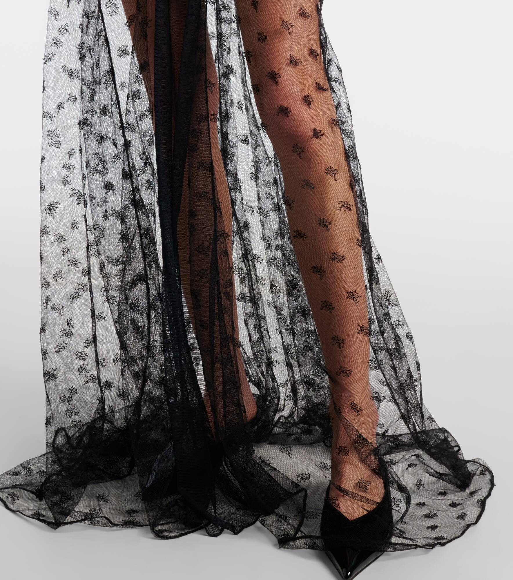Lace gown - 6