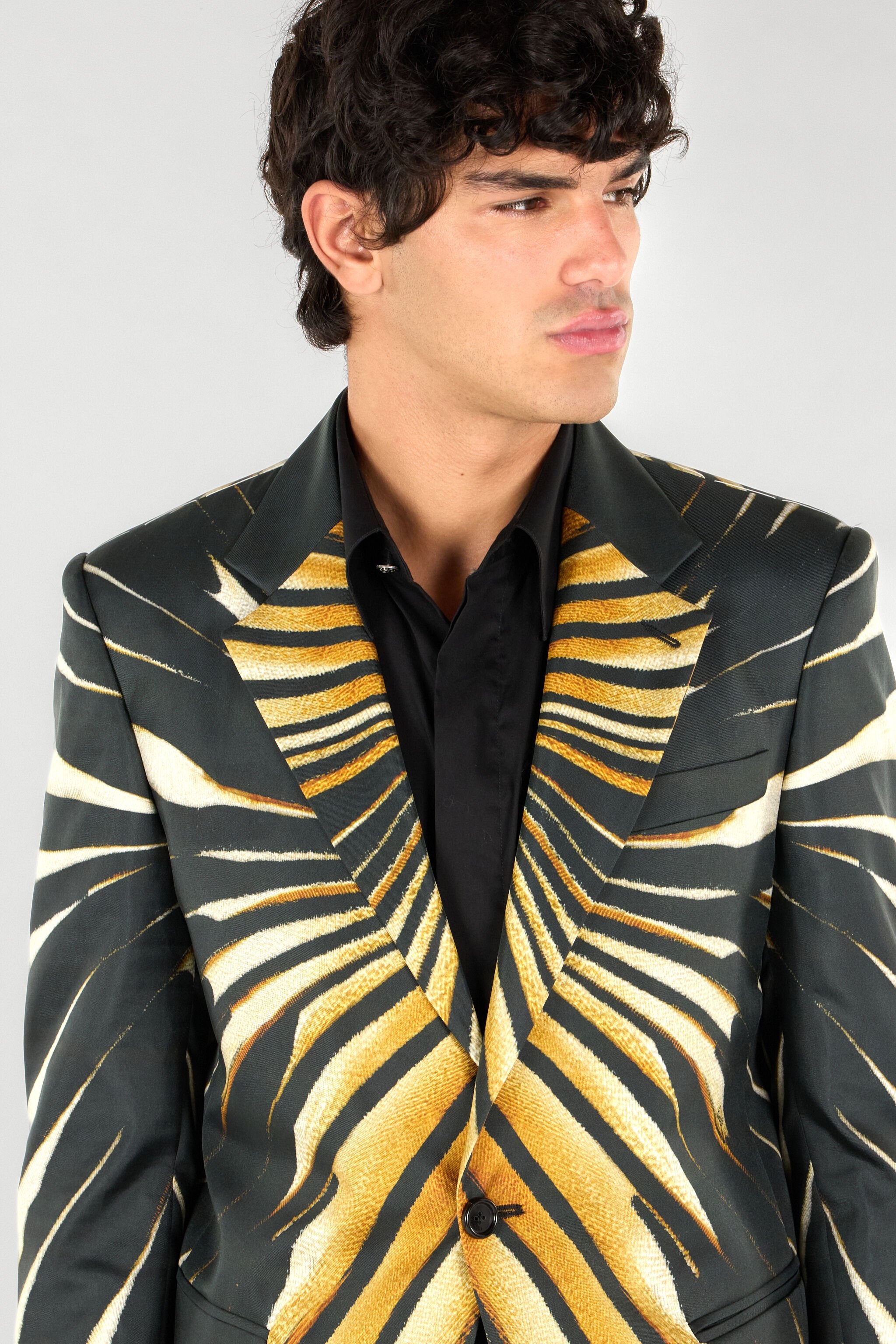 Single-breasted blazer with Ray of Gold print - 6