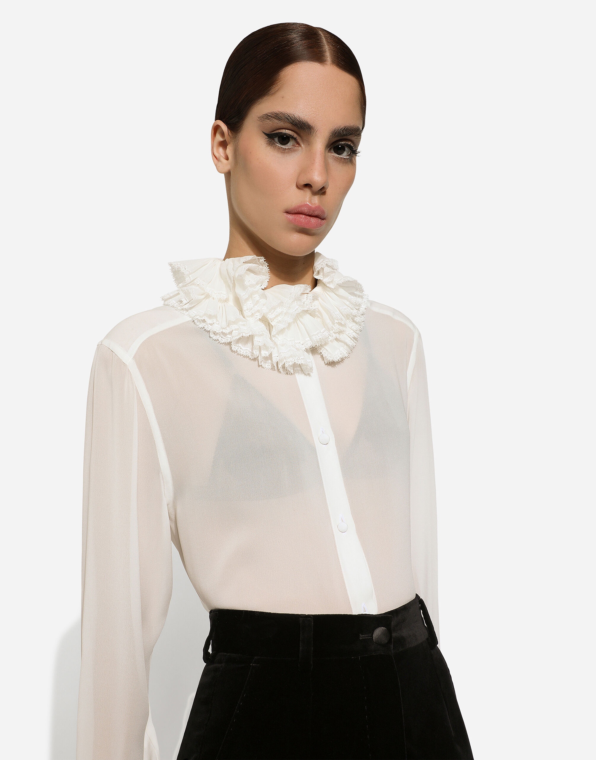 Georgette shirt with pleated cuffs and collar details - 11