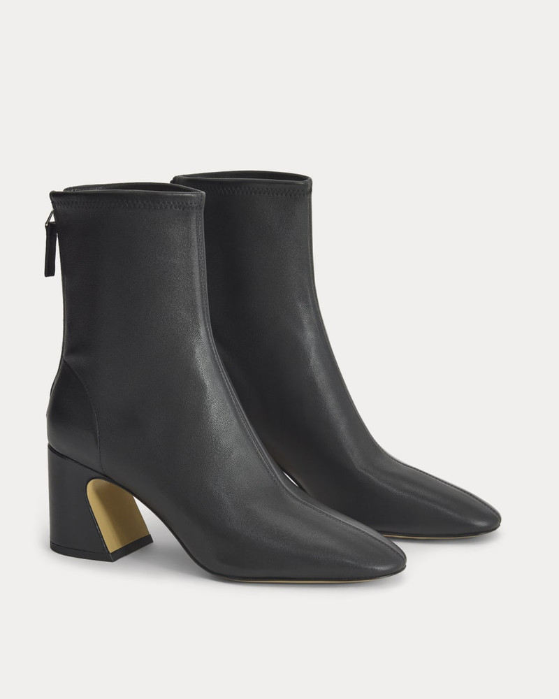 EVERLANE LEATHER CURVED-HEEL BOOT outlook