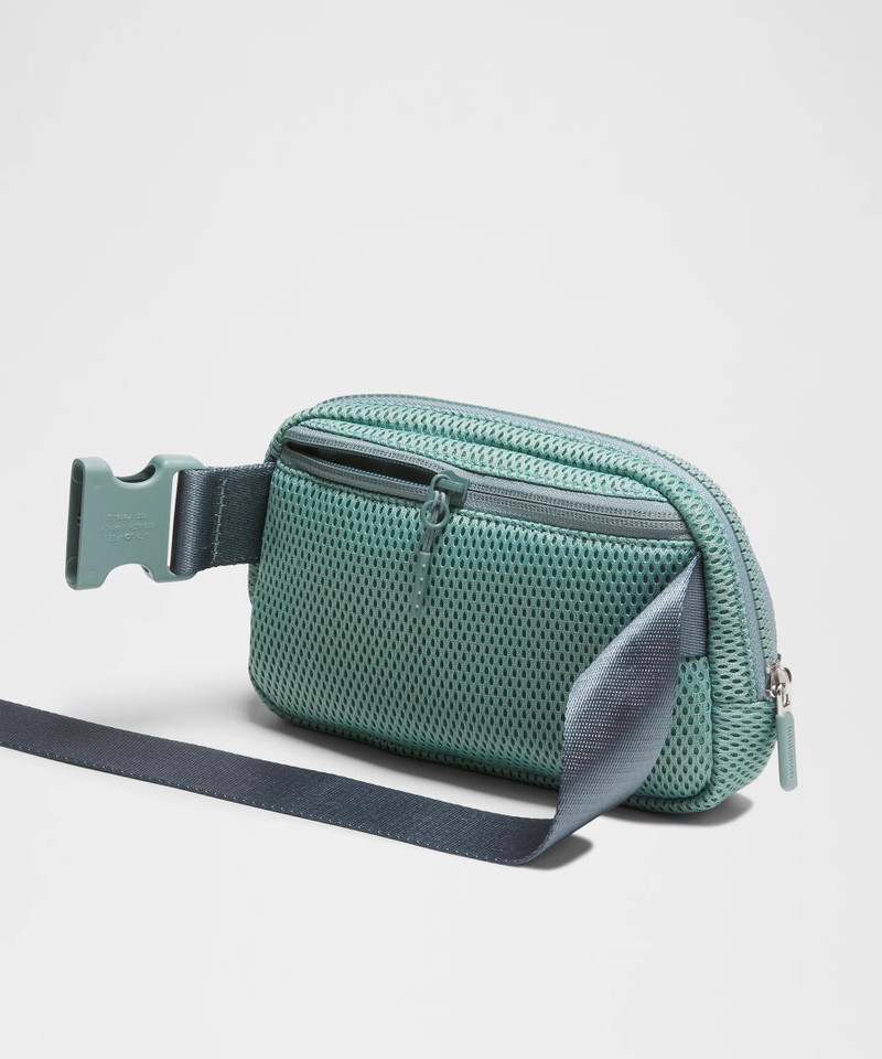 Everywhere Belt Bag 1L *Knit Mesh 3