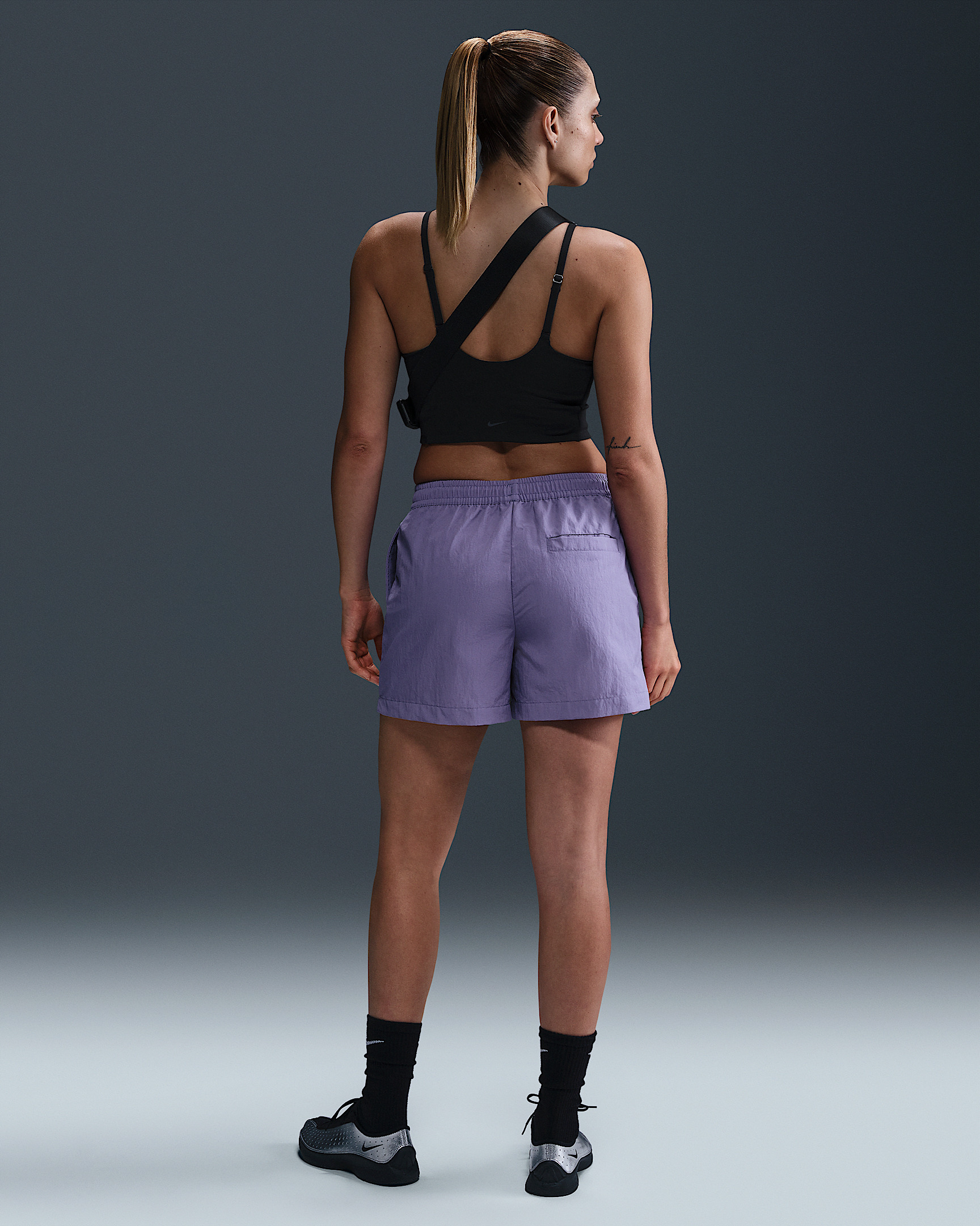 Nike Sportswear Everything Wovens Women's Mid-Rise 5" Shorts - 4