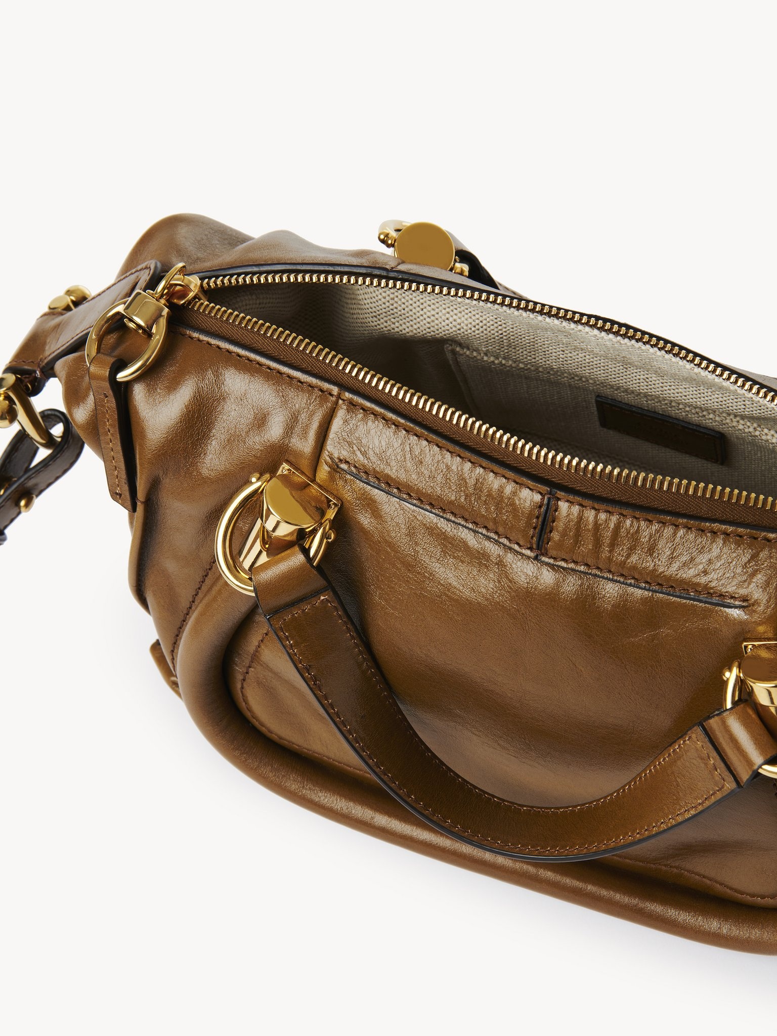 【関税&送料込】Chloe Paraty 24 Bag In Shiny Deep Beige Leat Chloé Small Paraty 24 Bag in Shiny Leather in Black | Chloé TR