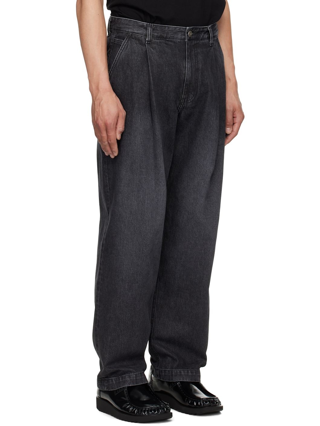 Black Wide Tapered One Tuck Jeans - 2