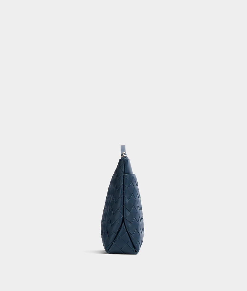 Bottega Veneta pouch outlook