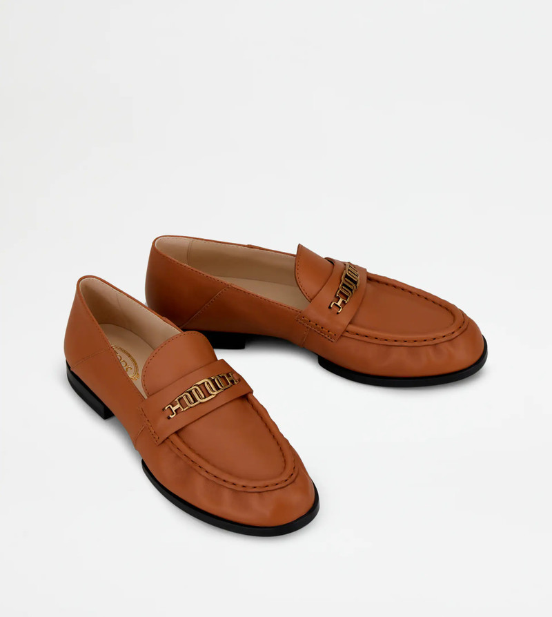 Tod's LOAFERS IN LEATHER - BROWN outlook