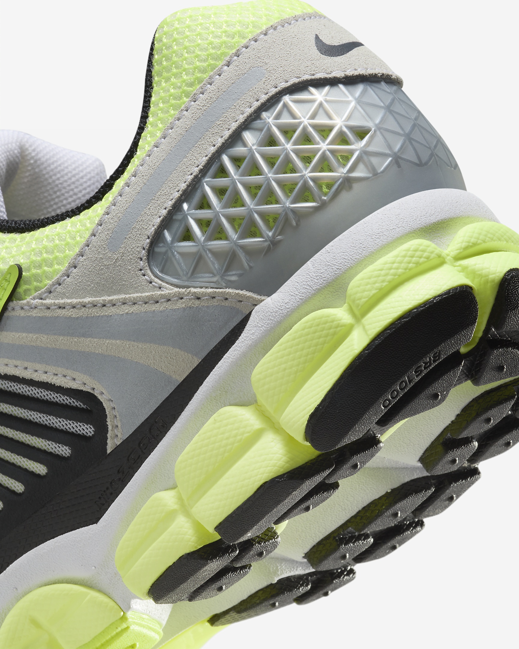 Nike Men's Zoom Vomero 5 Shoes - 8