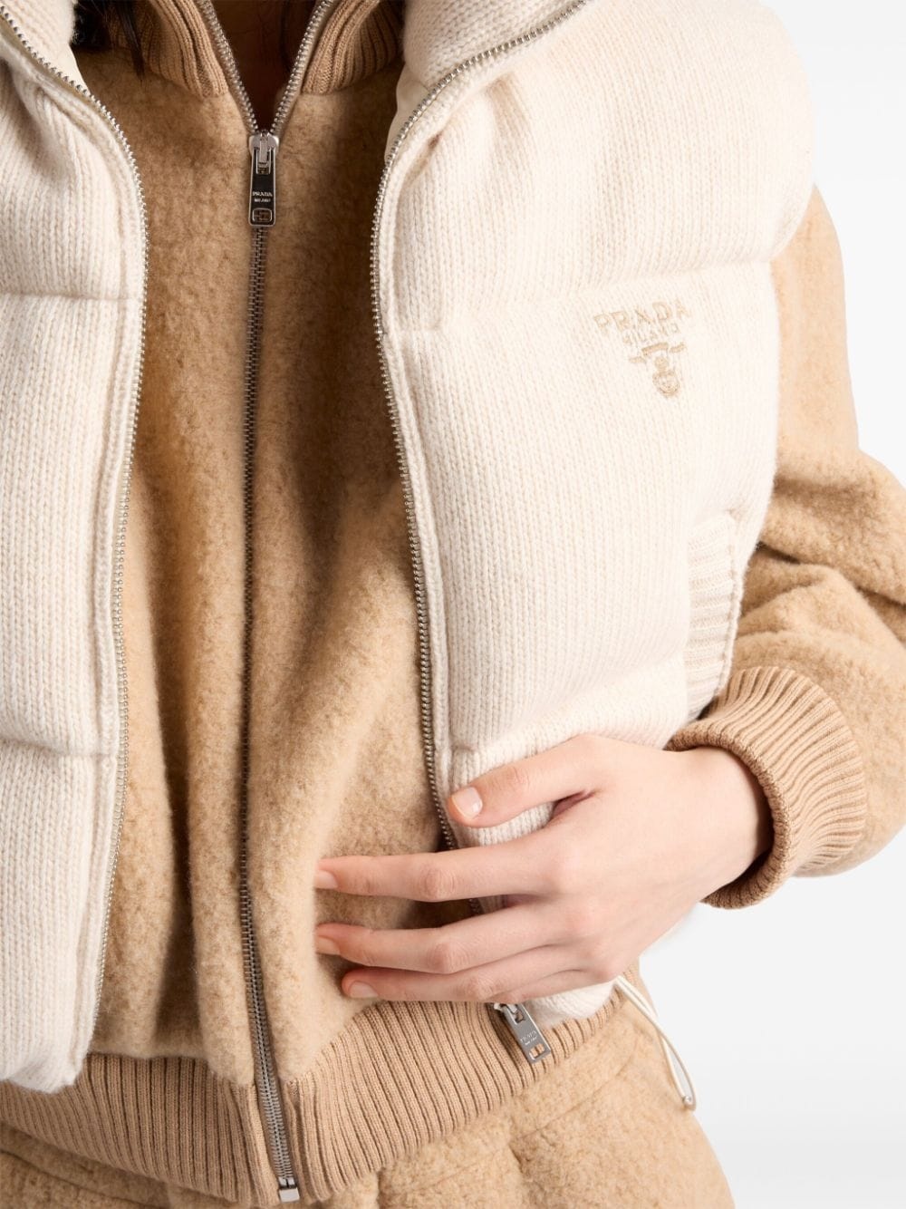 logo-embroidered down vest - 4