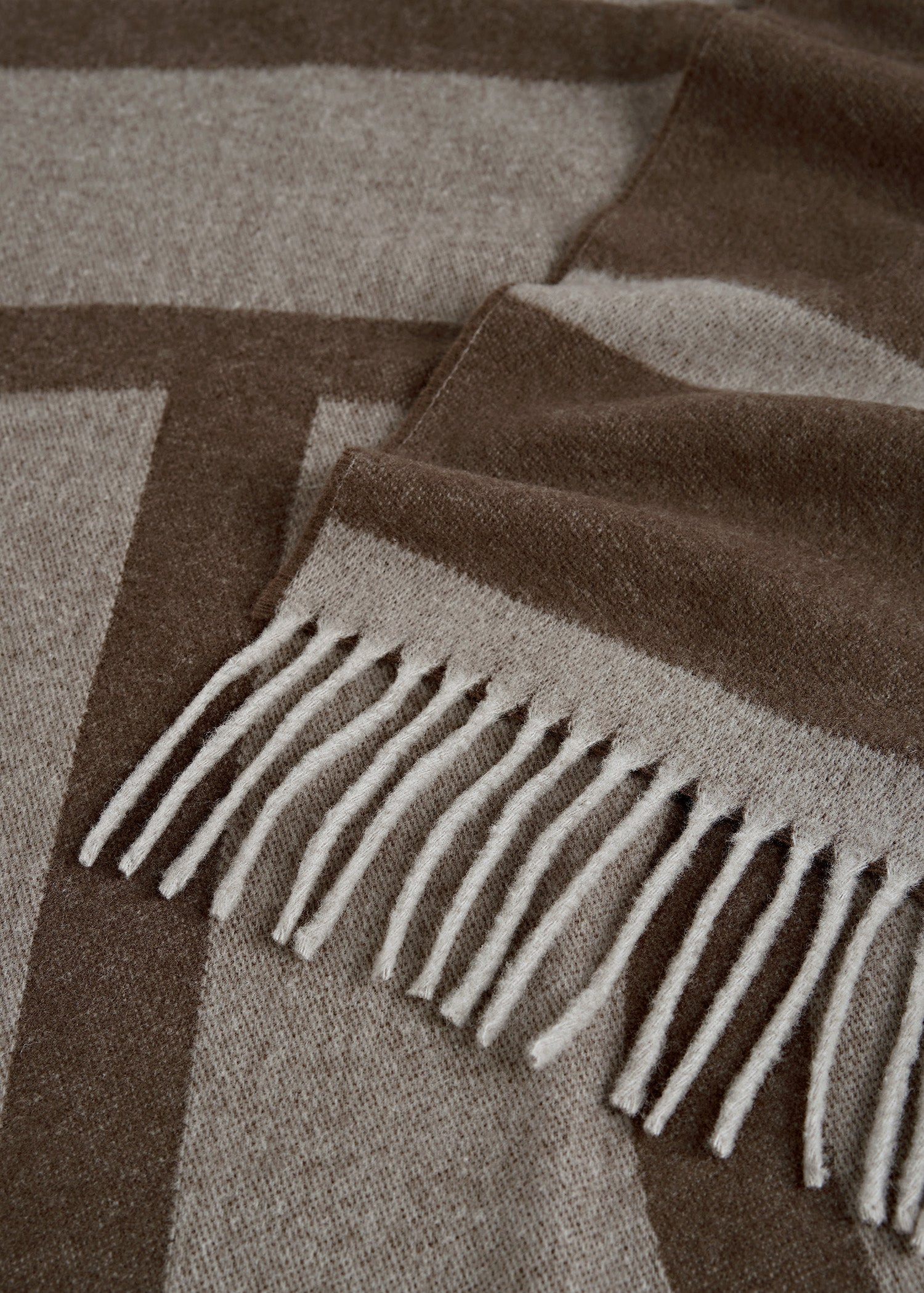 Monogram jacquard wool scarf dark beige - 4