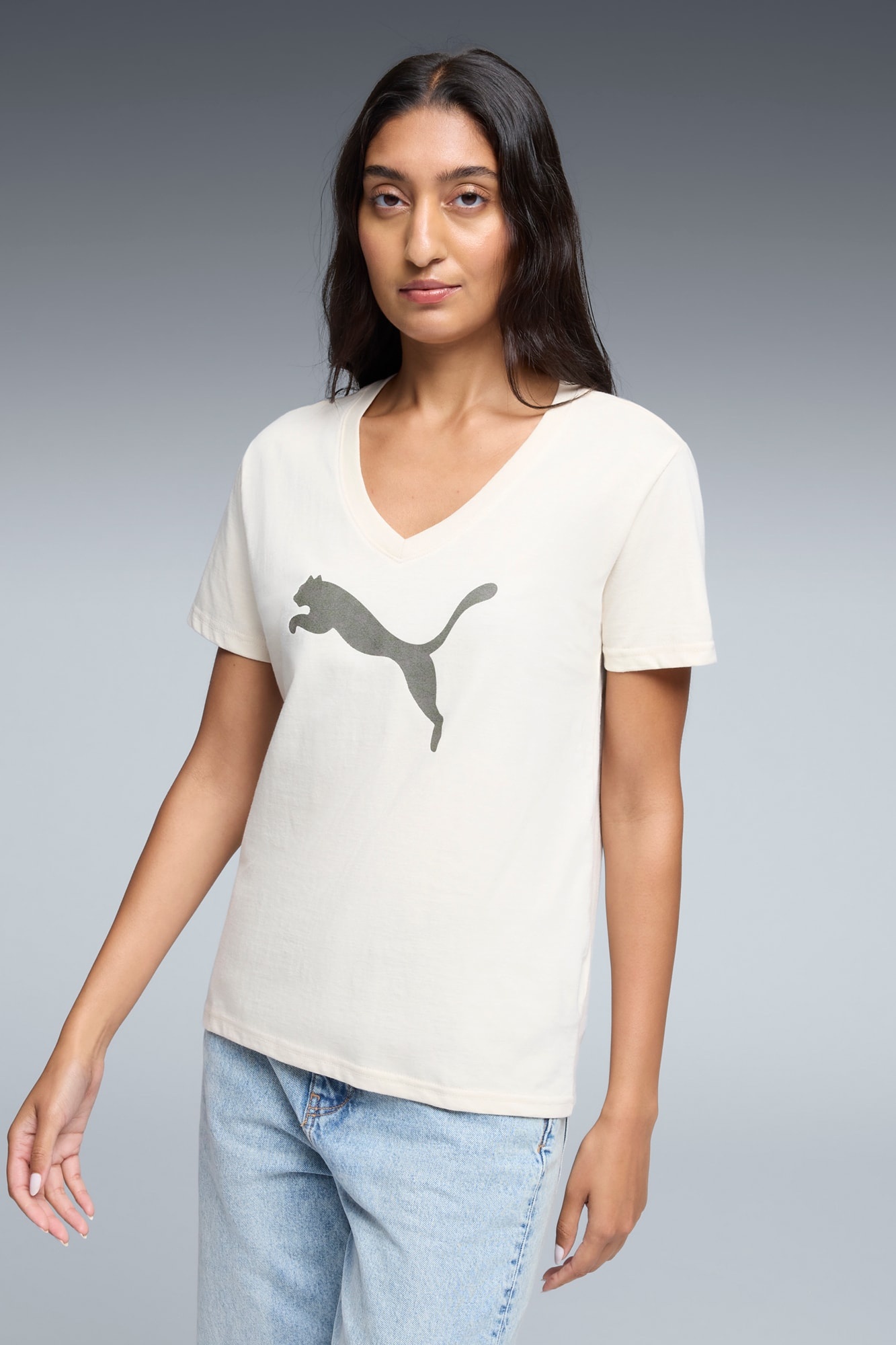 Graphic Pebble V-Neck Tee Women - 3