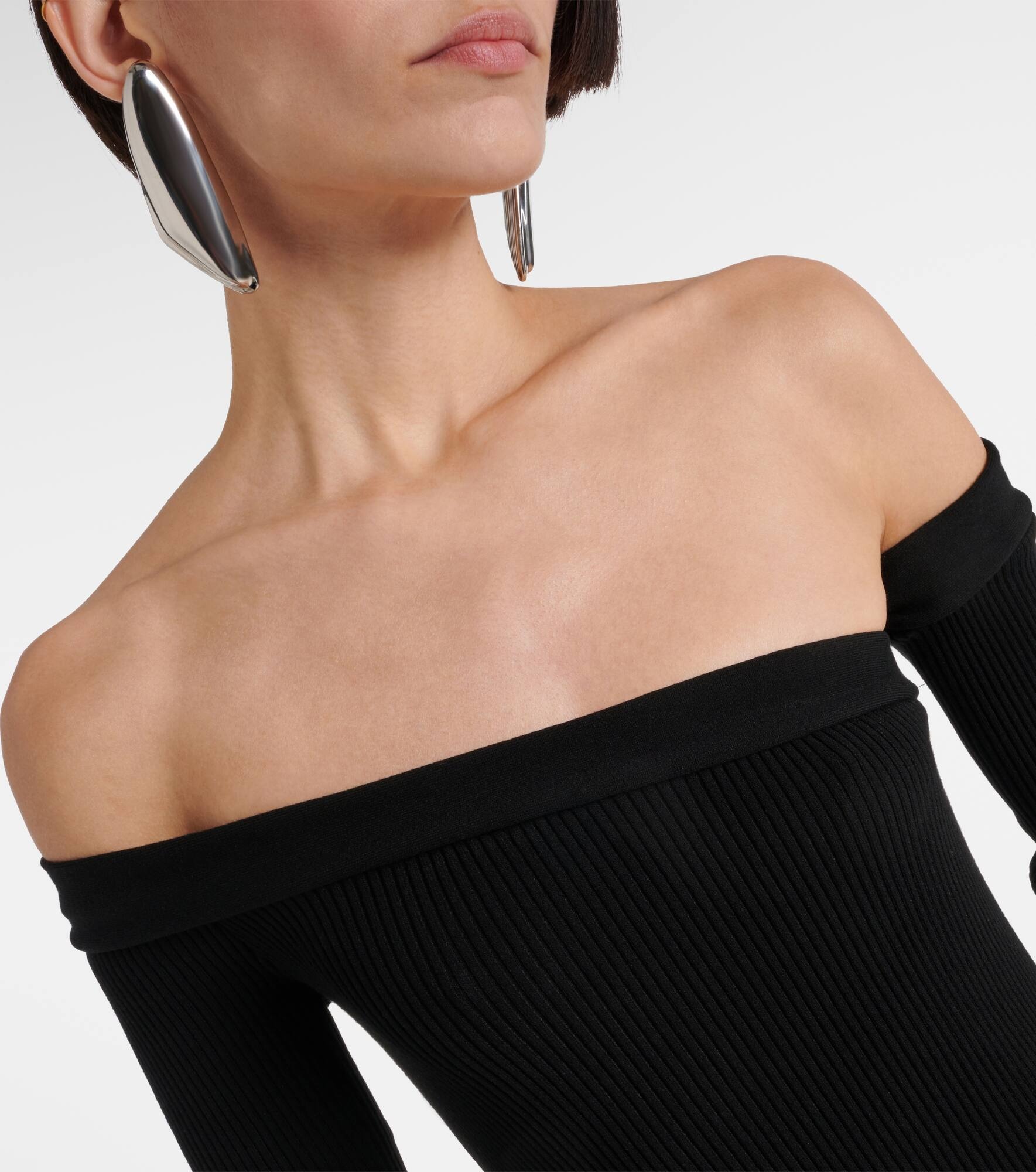Asymmetric maxi dress with gloves - 4