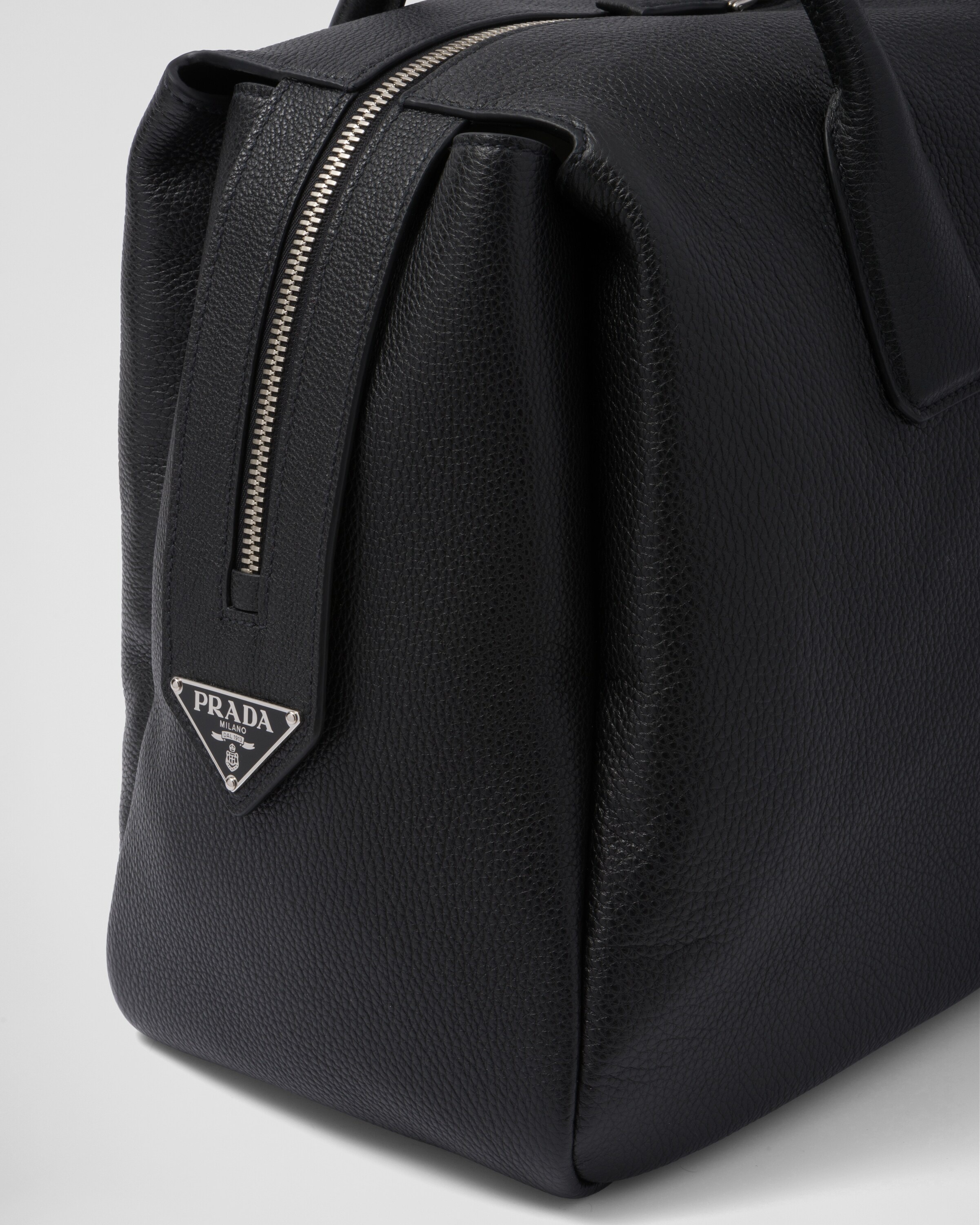 Leather travel bag - 6