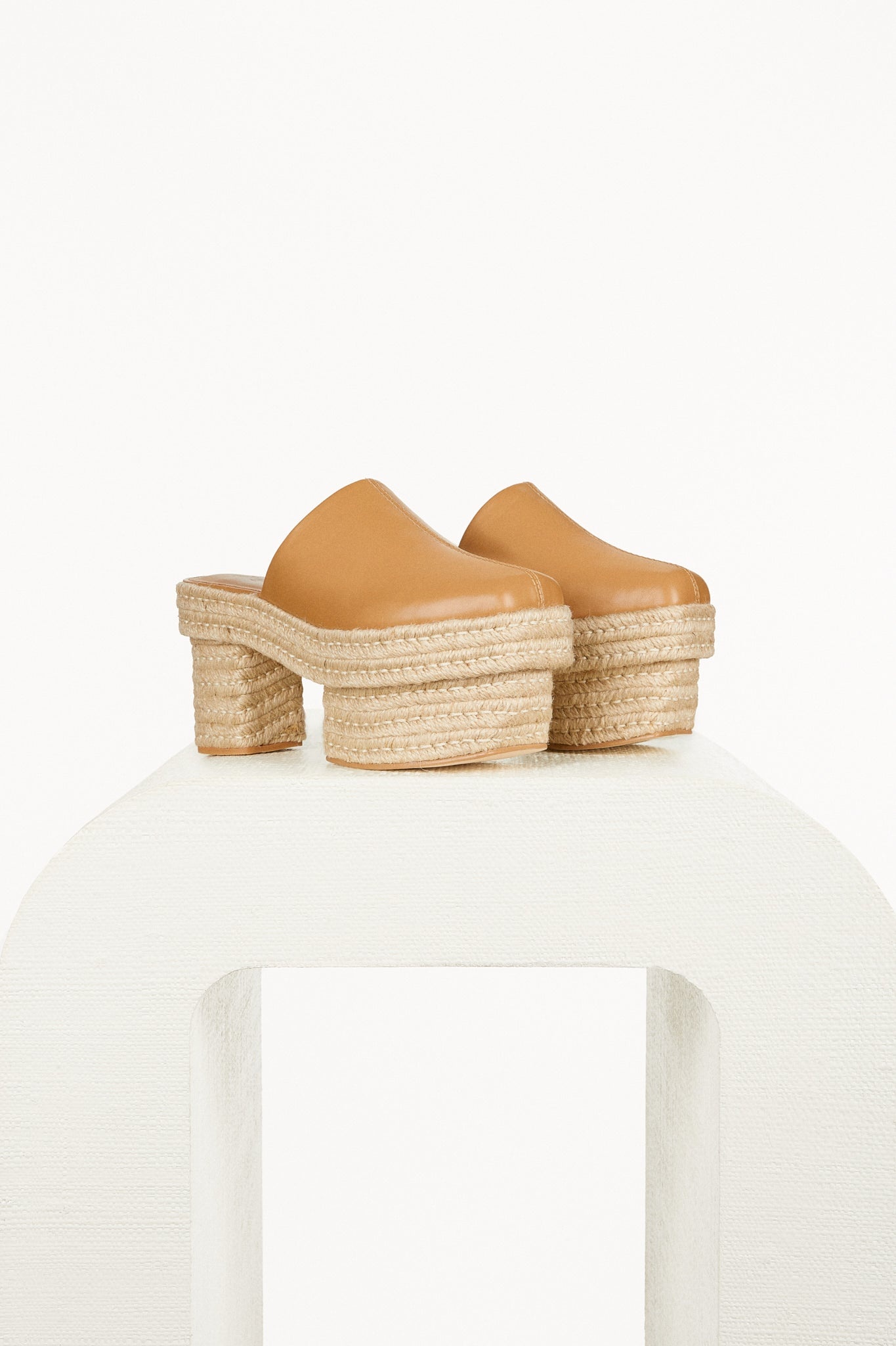 LEAH CLOG - 3