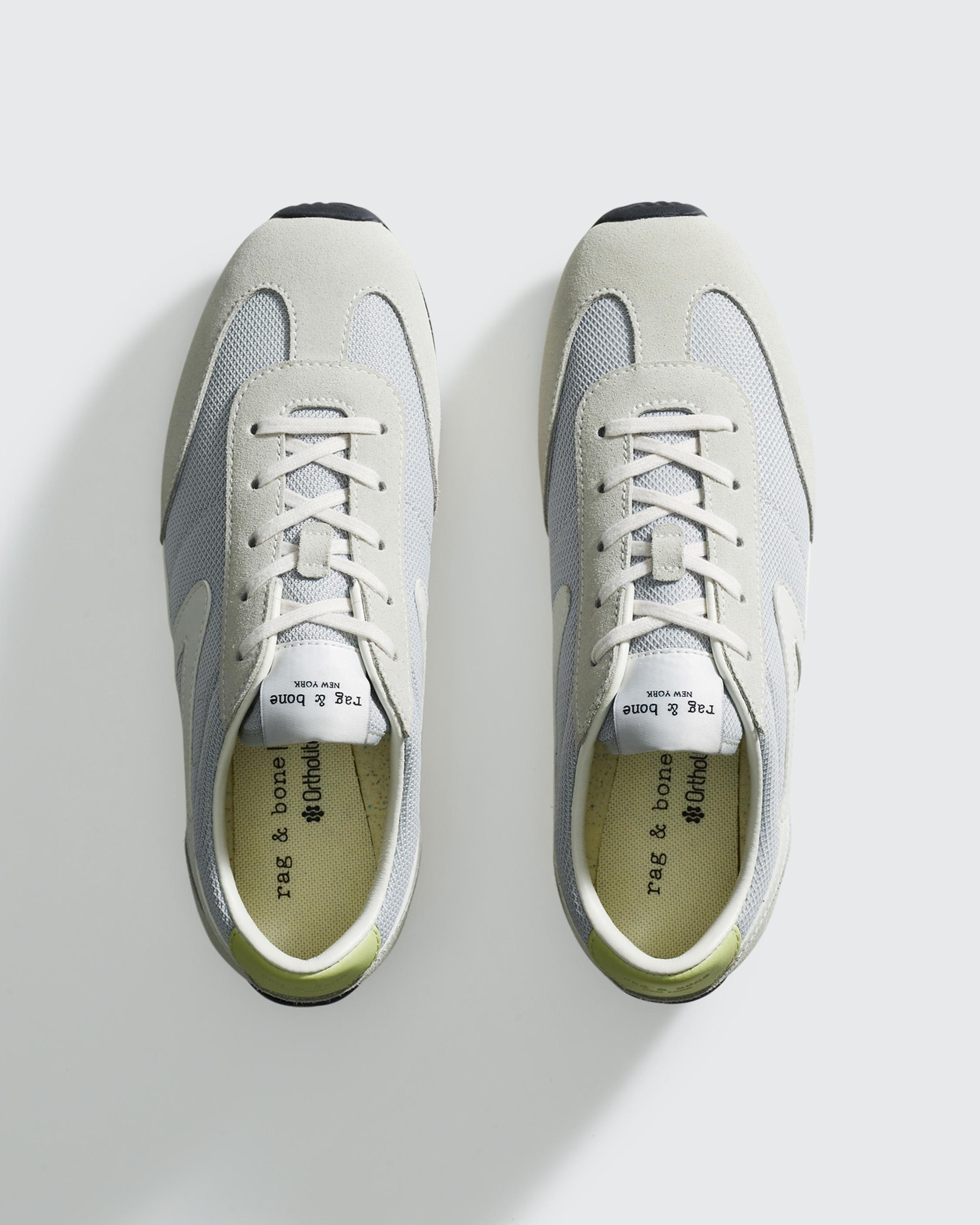 Retro Runner - Suede
Low Top Sneaker - 6
