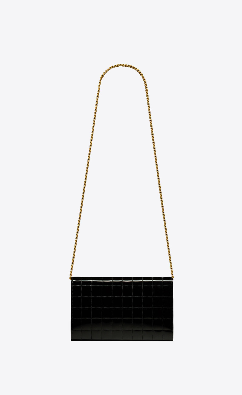 cassandre matelassé carré chain wallet in patent leather 3