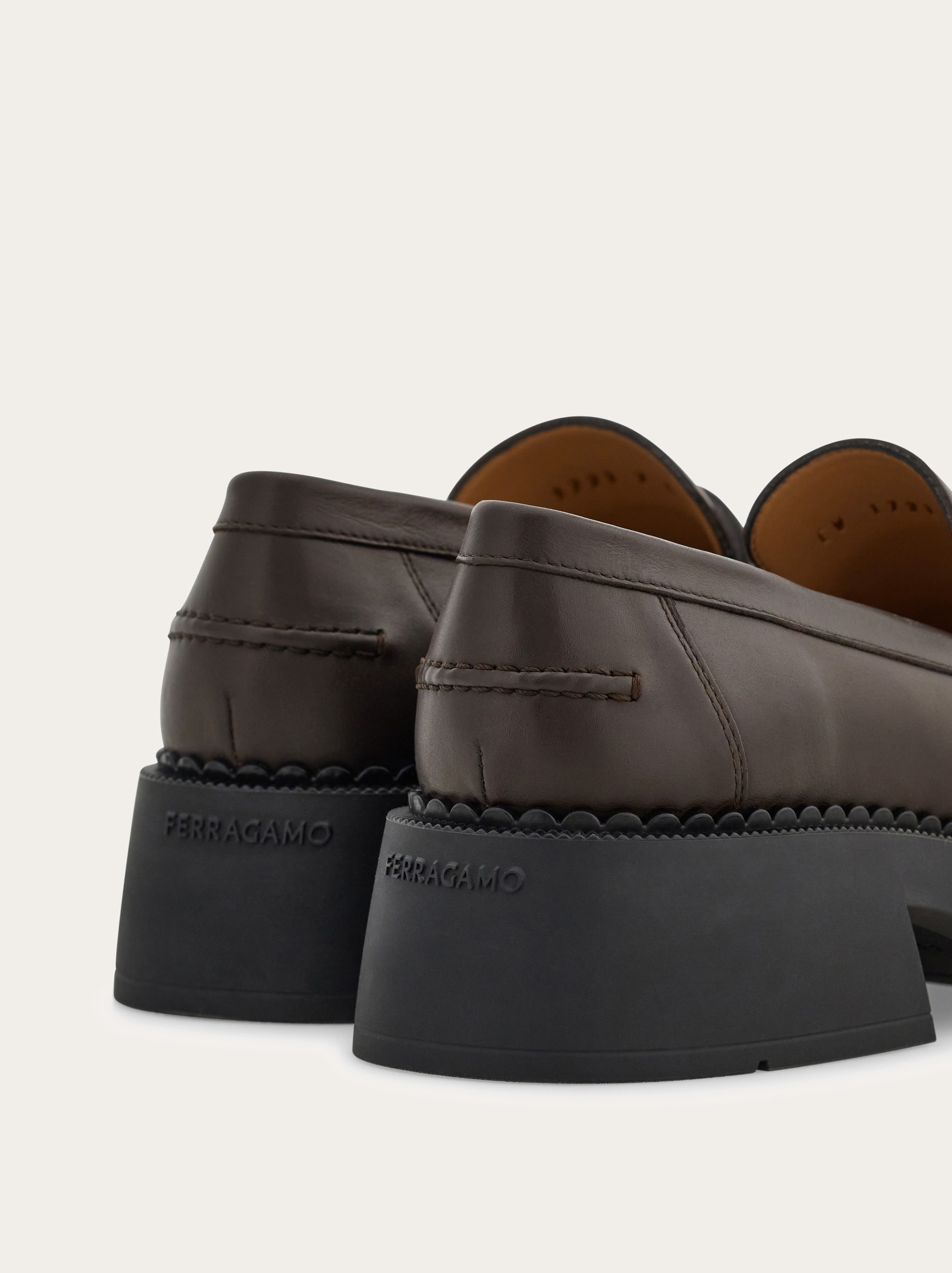 Hug buckle chunky loafer - 4