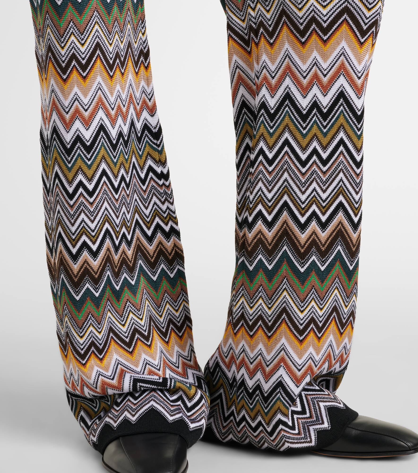 Zigzag high-rise flared pants - 5