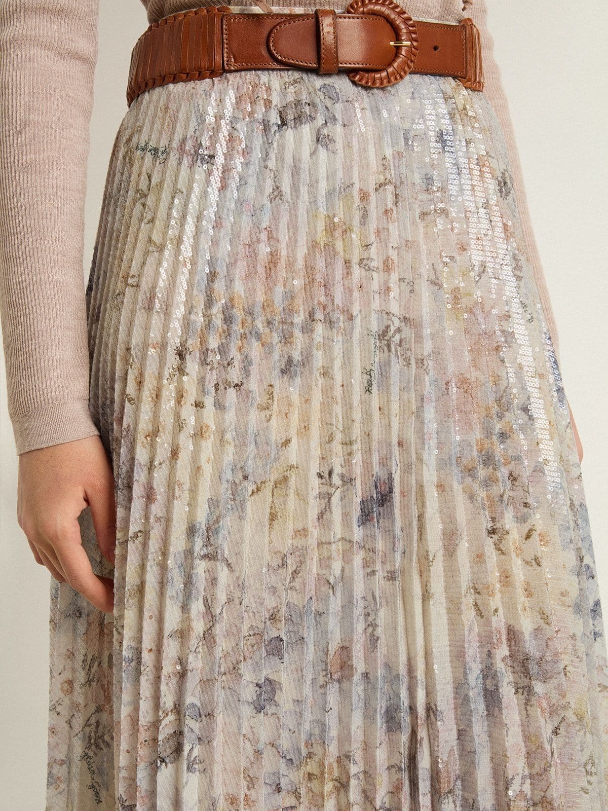 Women's long pleated skirt with multicolor floral sequin print - 5