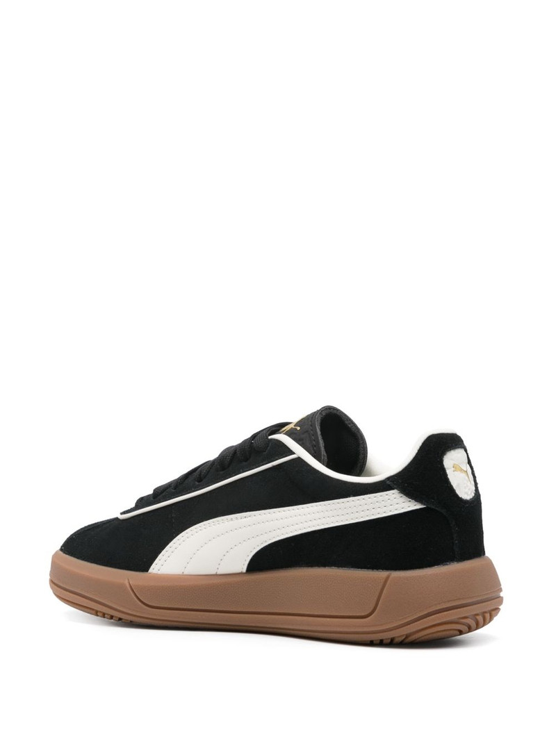 Club sneakers 3