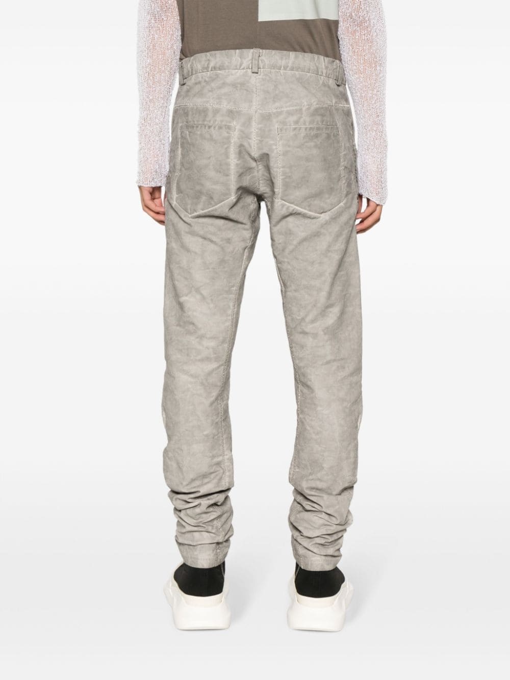 logo-plaque crease-effect tapered trousers - 4