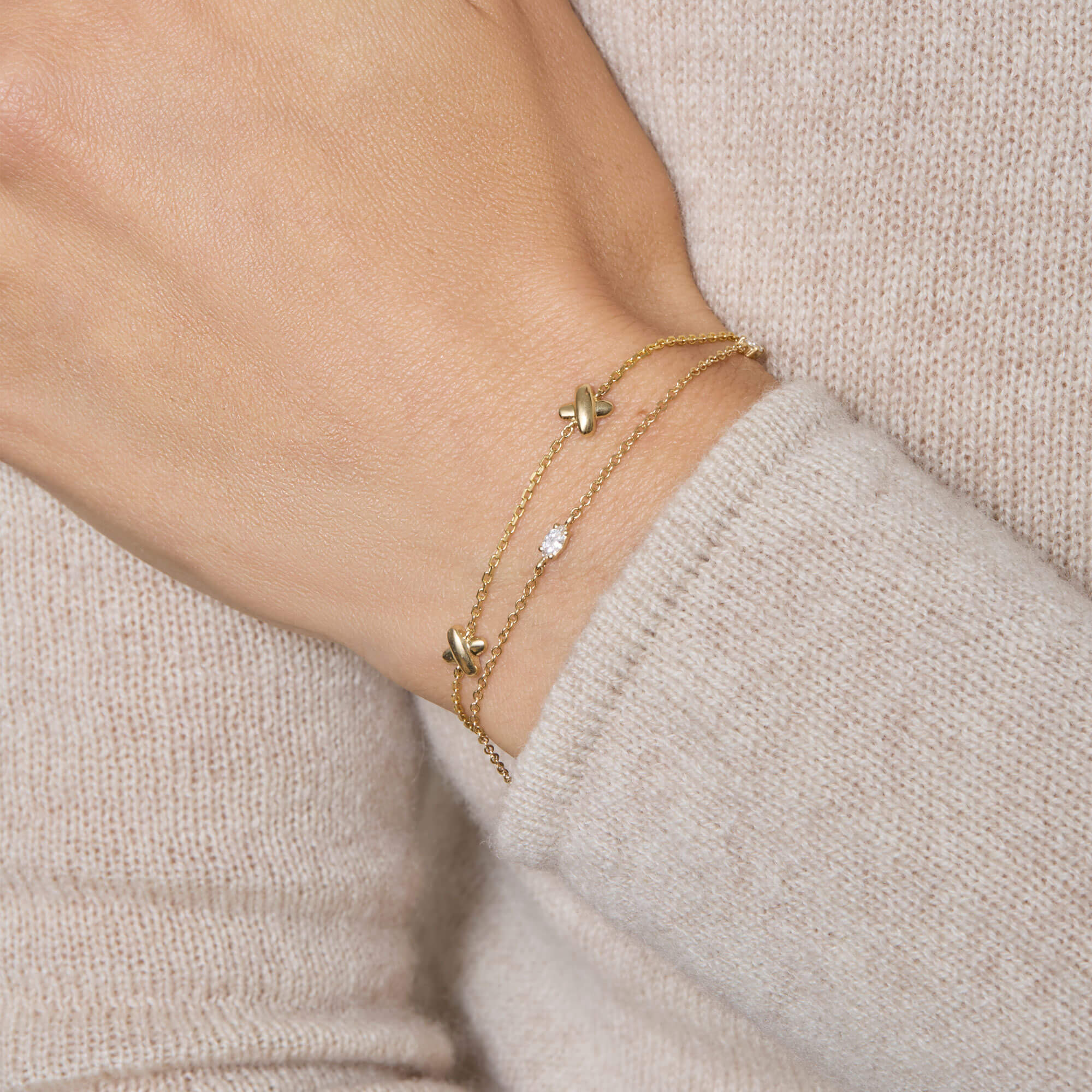 Golden Kisses Bracelet - 6