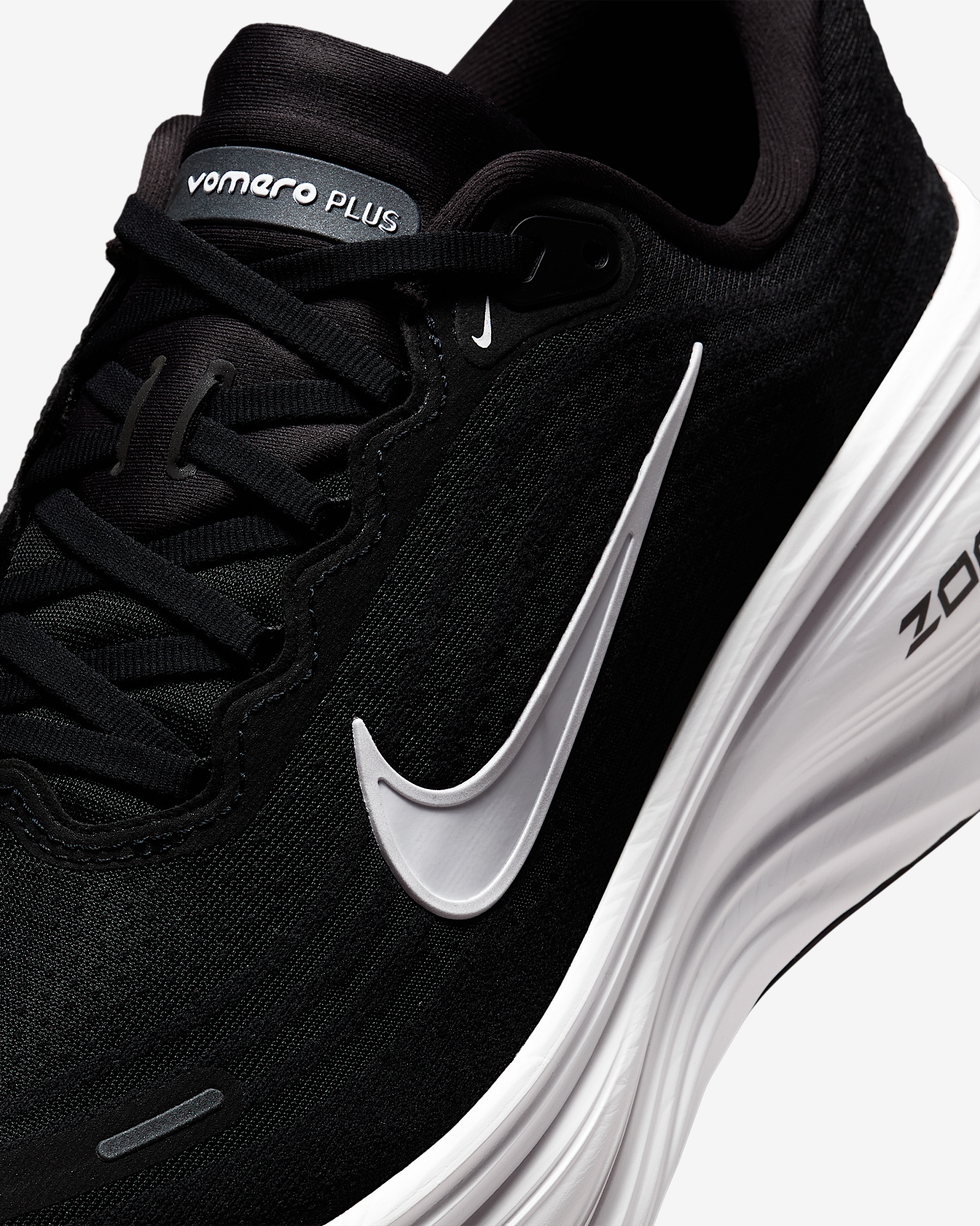Nike Vomero Plus Men's Road Running Shoes (Extra Wide) - 7