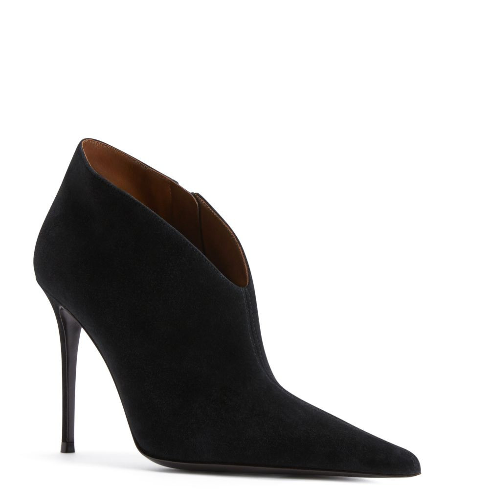 Cluedo Bootie 105 - 2
