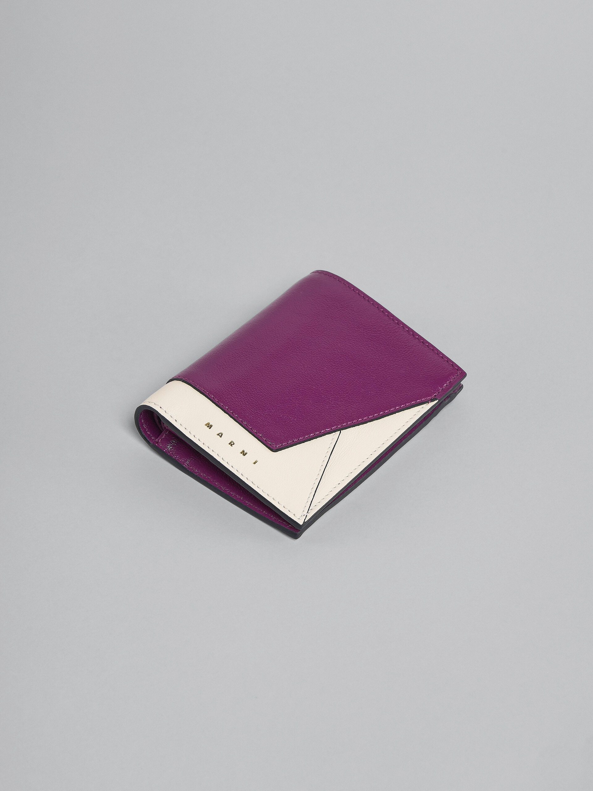 PURPLE AND WHITE LEATHER BI-FOLD WALLET - 5