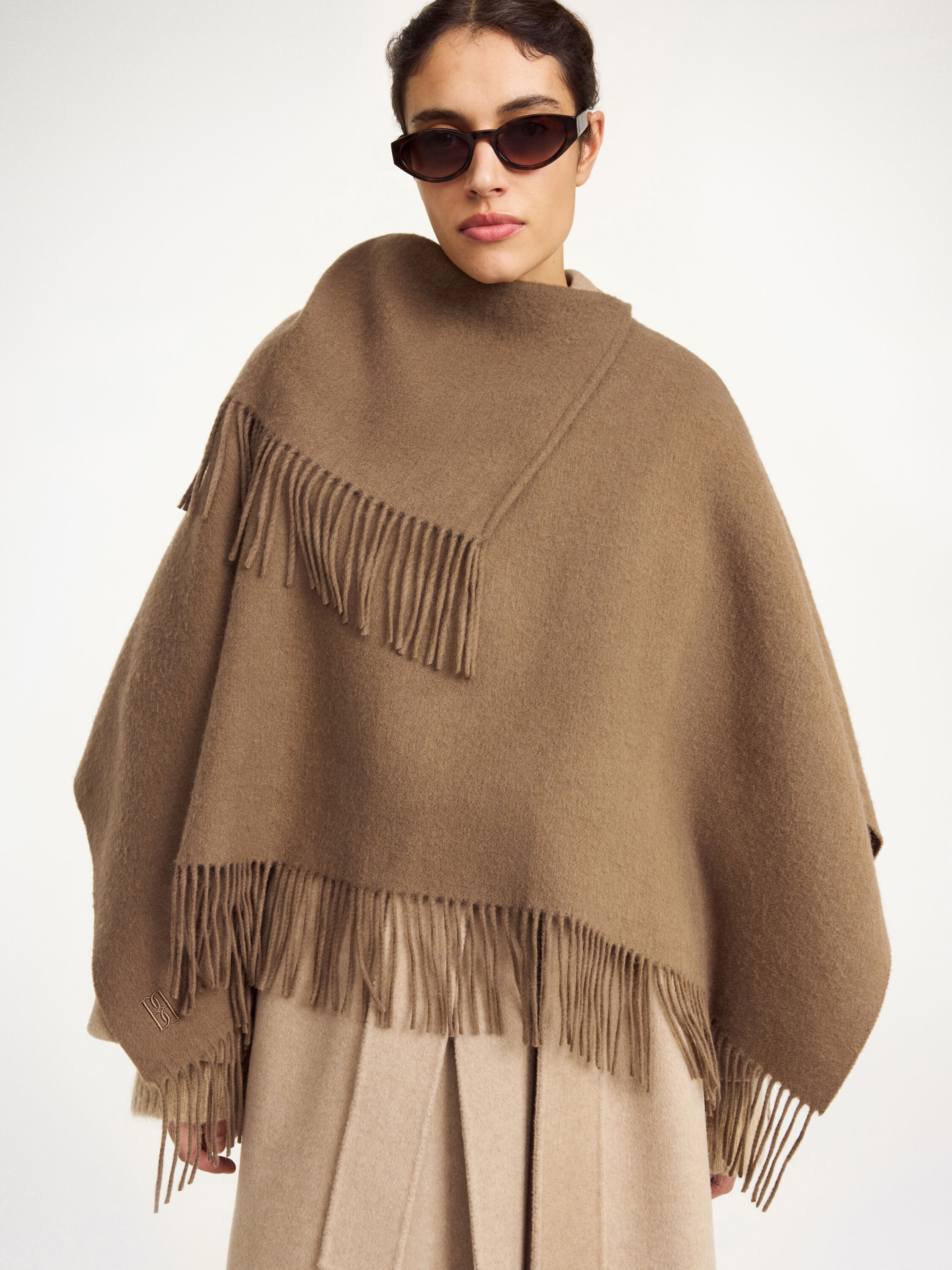 Turtma wool fringe bib - 2