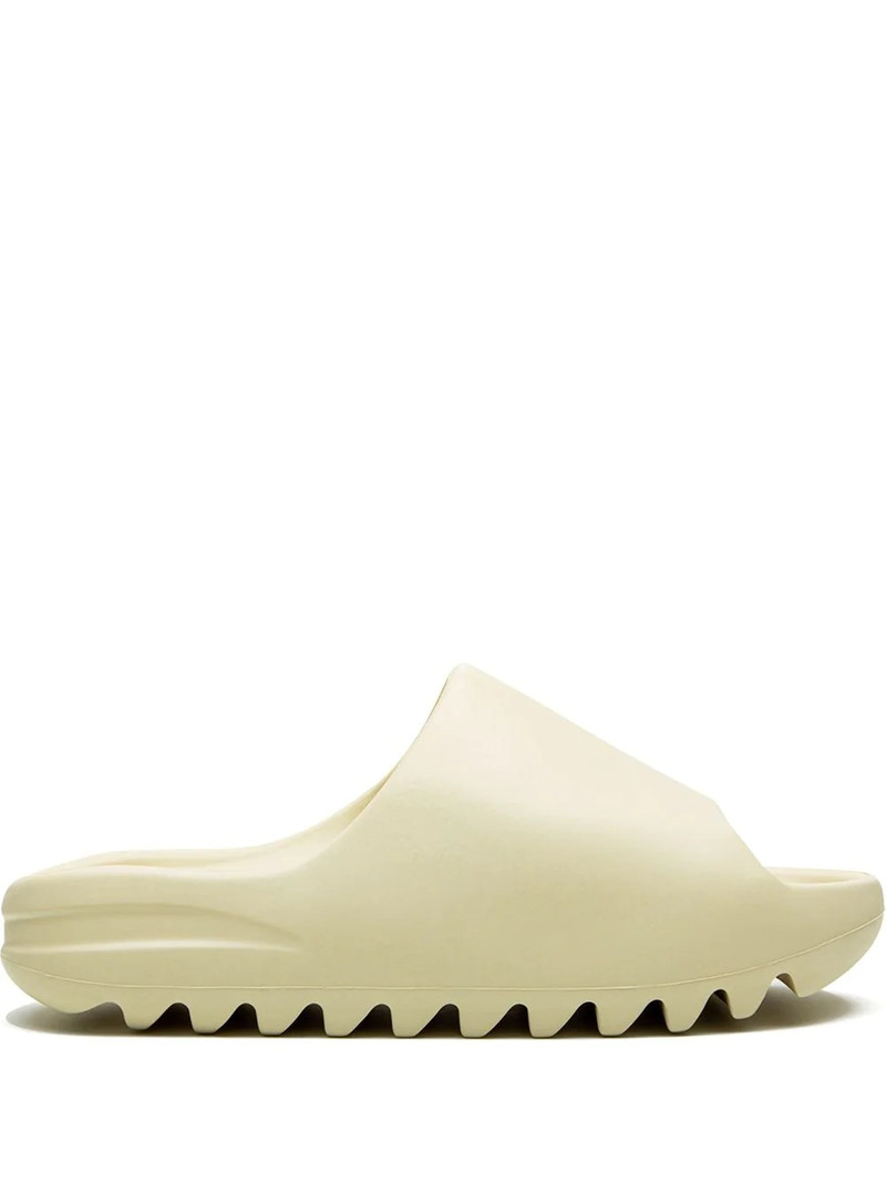 YEEZY "Bone" slides 1