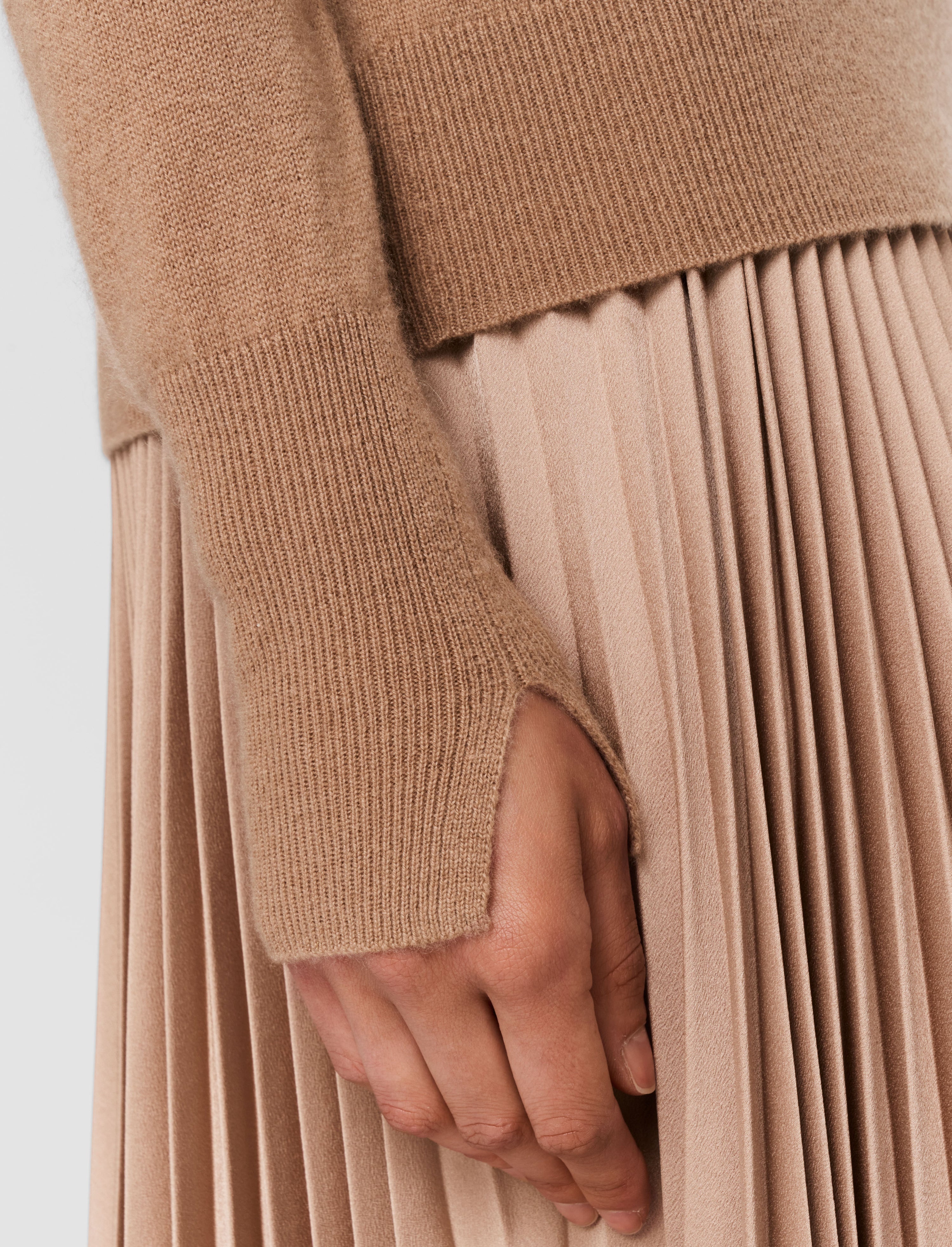 Light Pure Cashmere V Neck Jumper - 7
