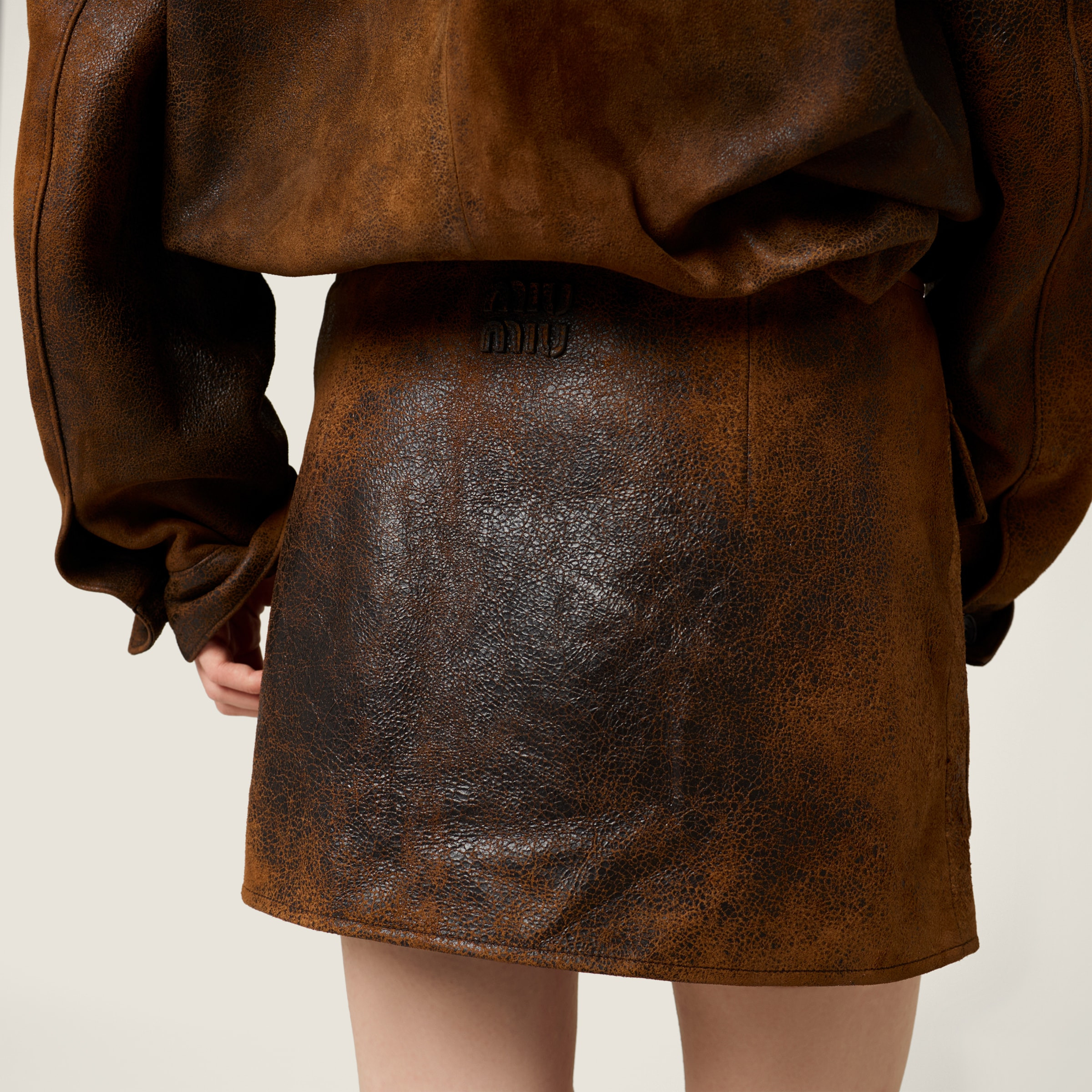 Waxed suede leather mini-skirt - 6