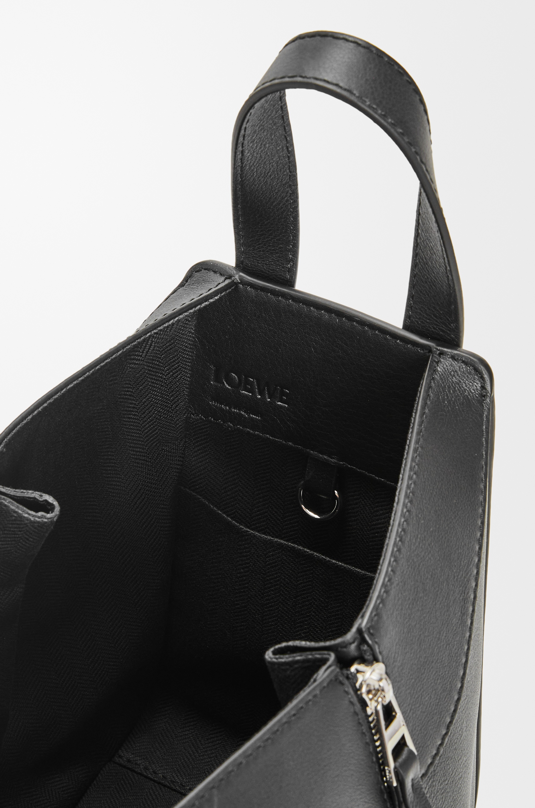Compact Hammock bag in classic calfskin - 8