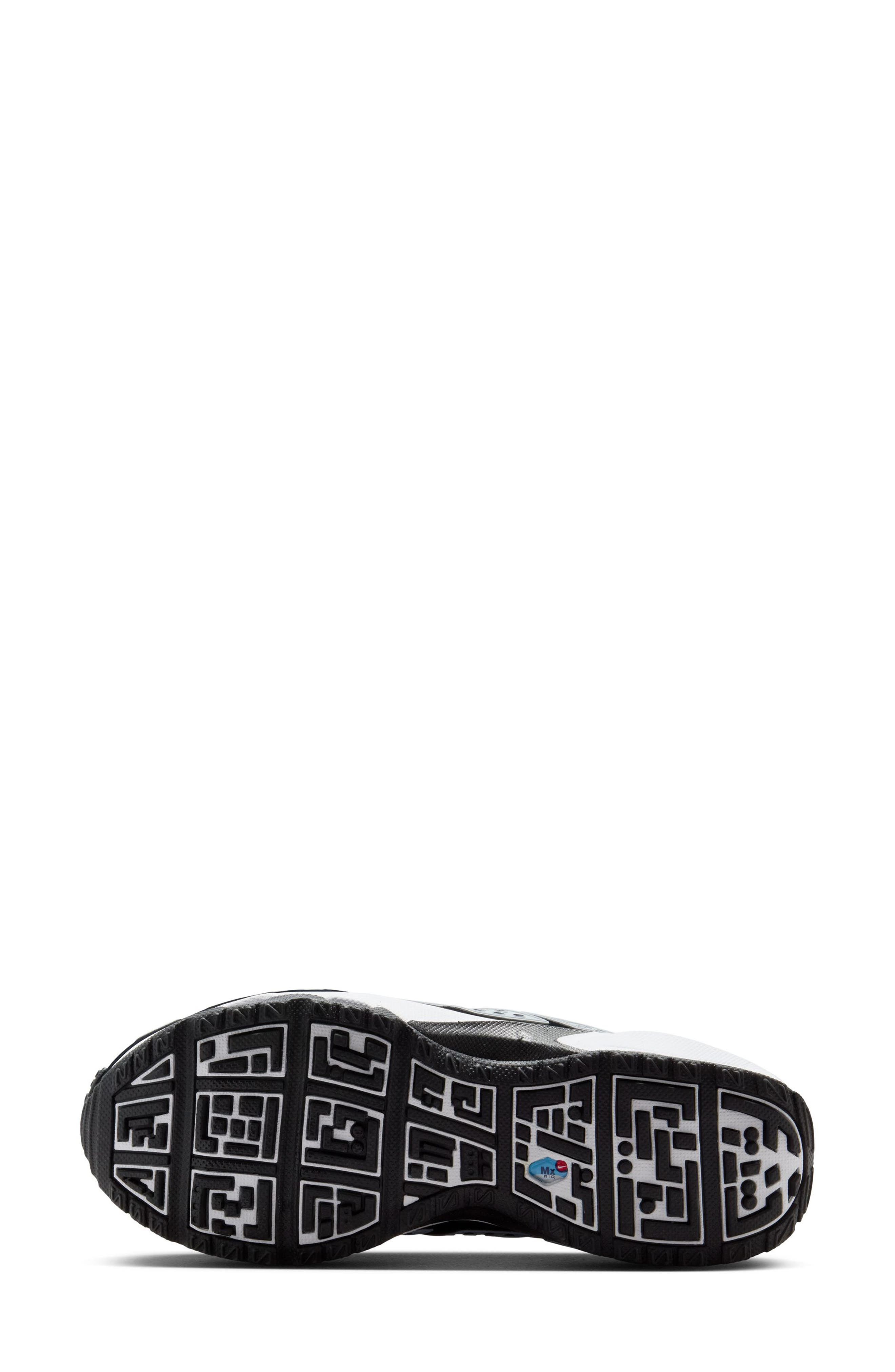Nike Air Max Sunder Sneaker in White/Black at Nordstrom - 4