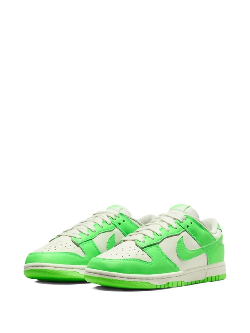 Nike Dunk Low "Green Strike" sneakers outlook