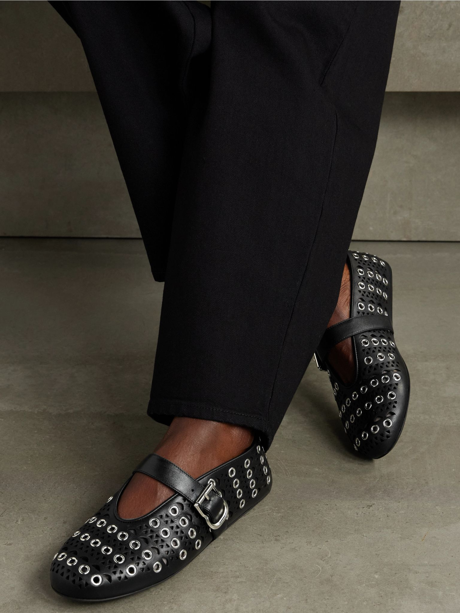 Vienne perforated eyelet-embellished leather ballet flats Black - 2