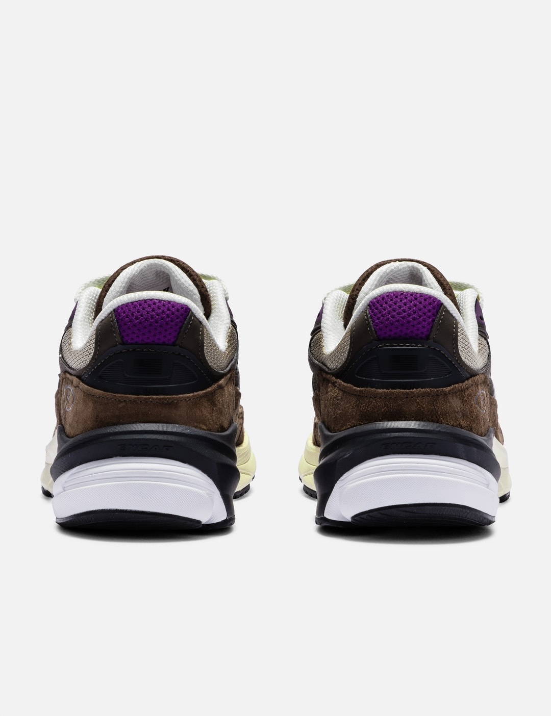 MADE IN USA 990 V6 - 3