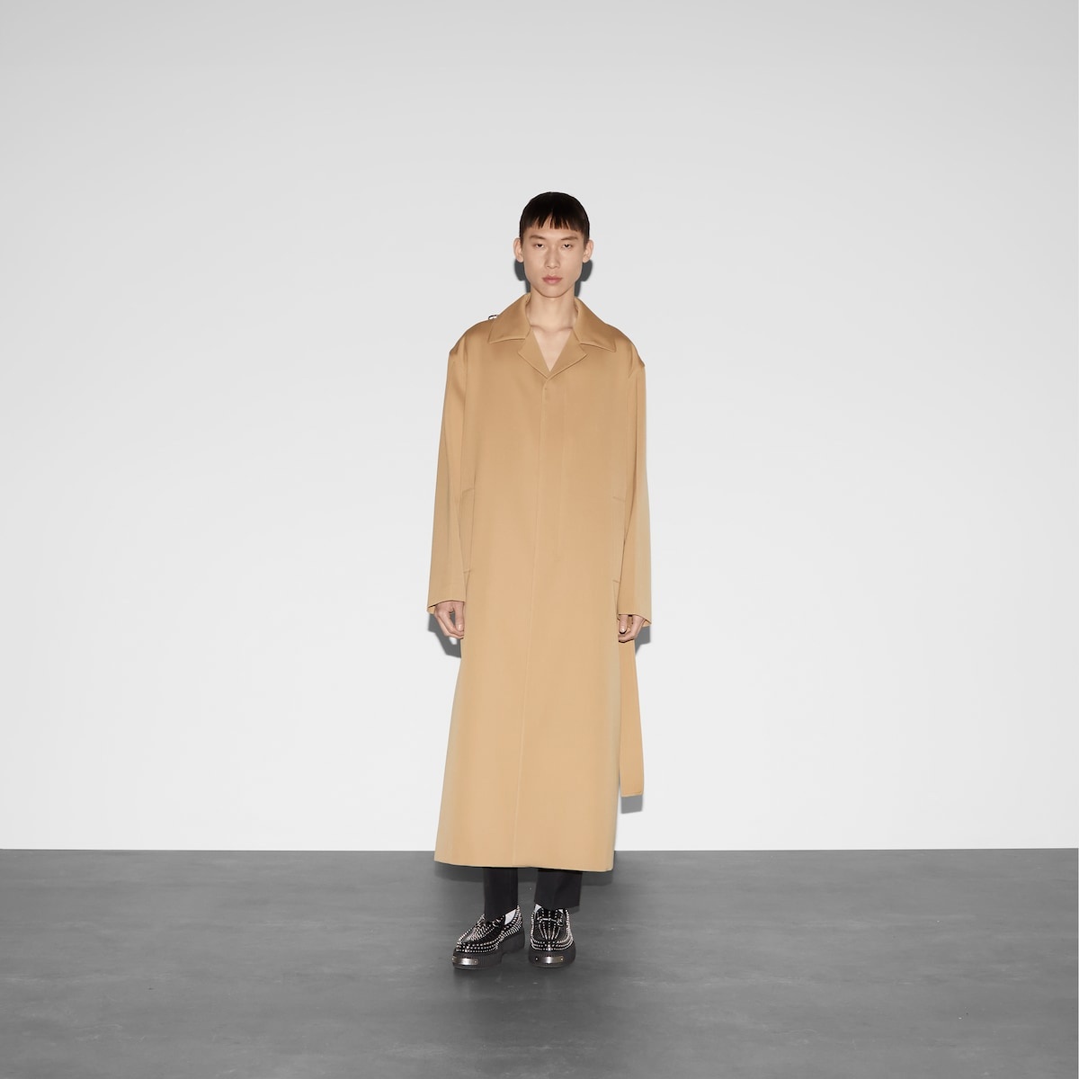 Wool coat with waistbelt - 3