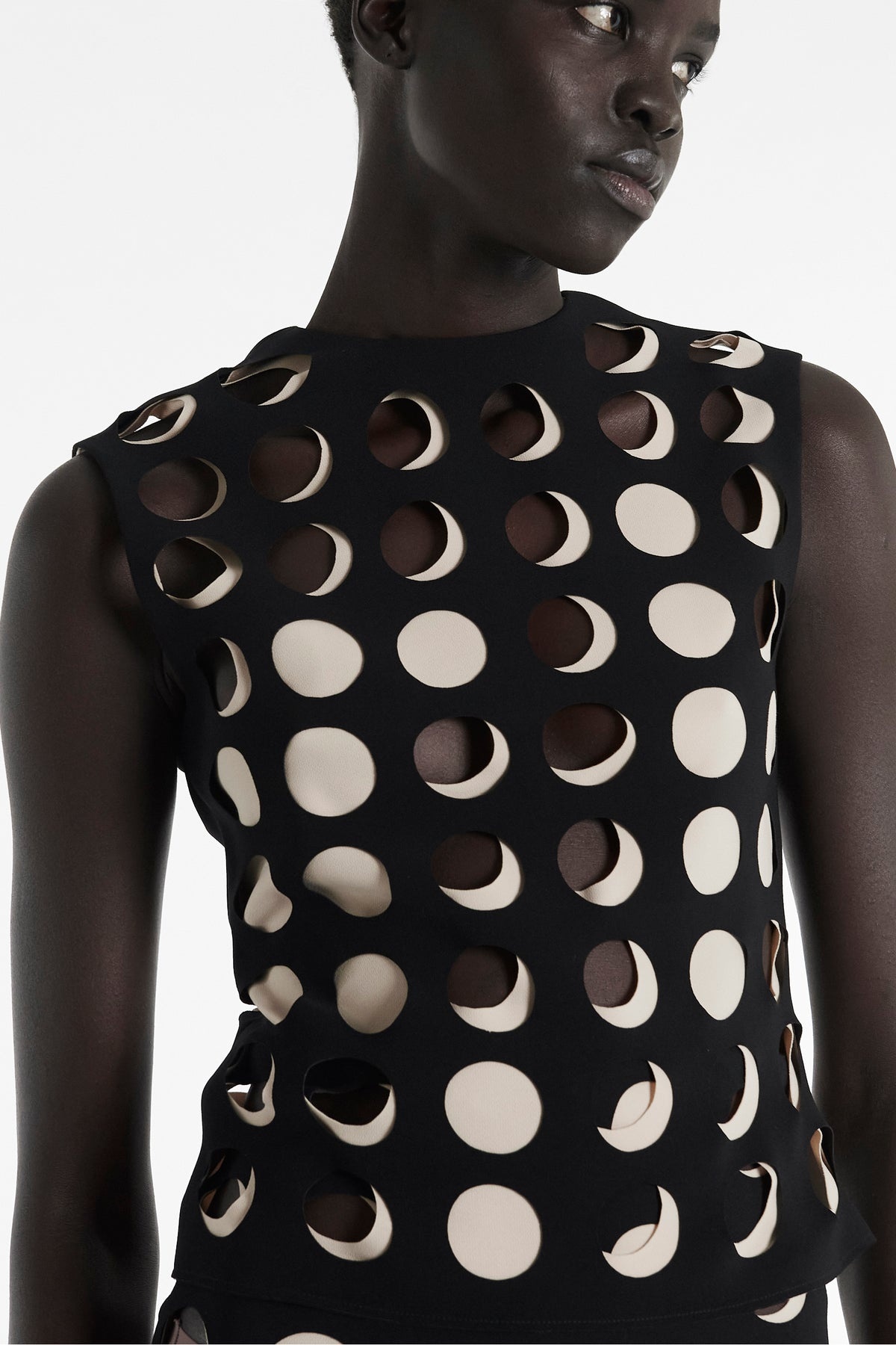 TOP WITH LAYERED HOLES BLACK NUDE - 2
