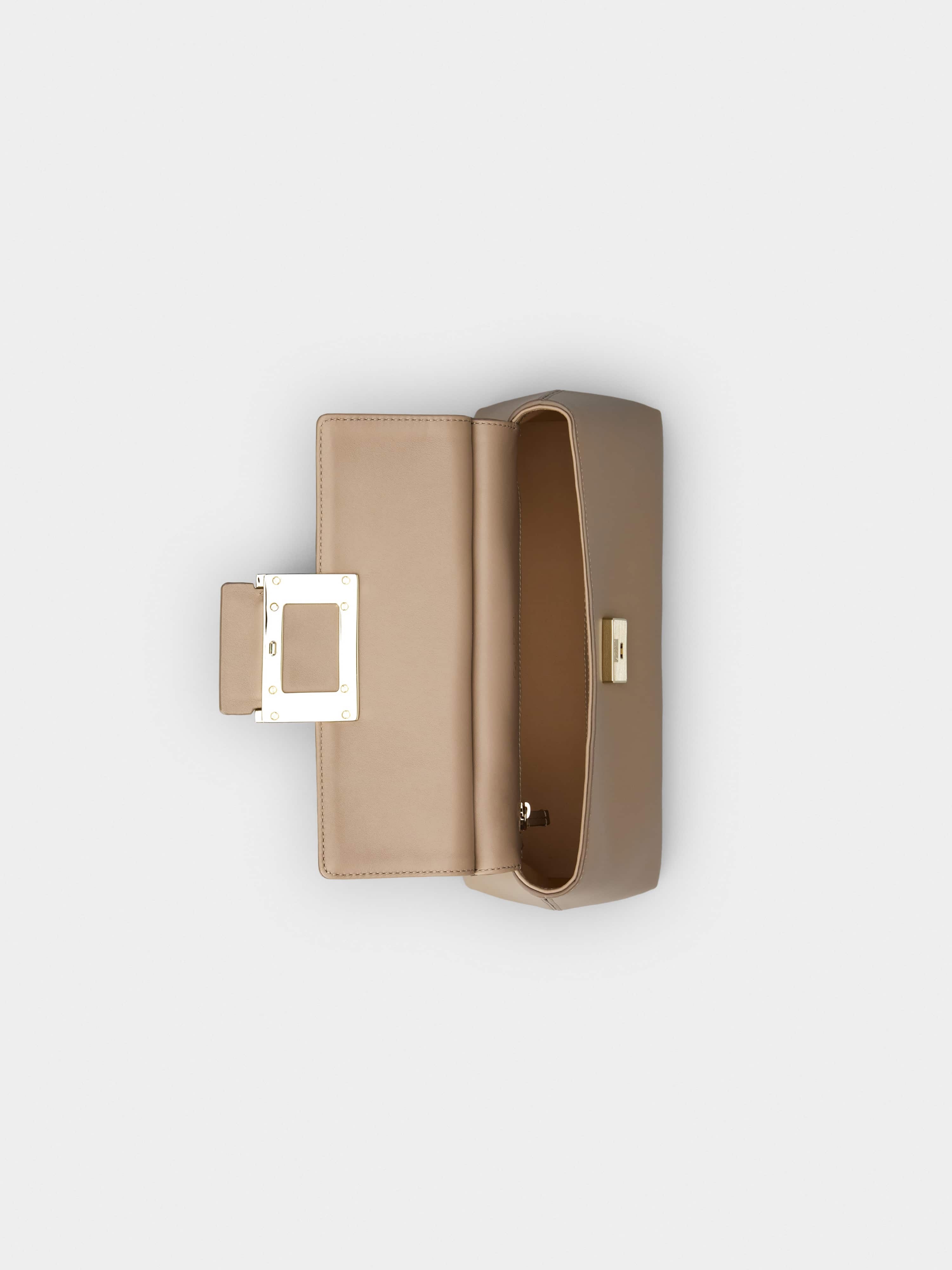 Viv' Cabas Metal Buckle Bag in Leather - 6